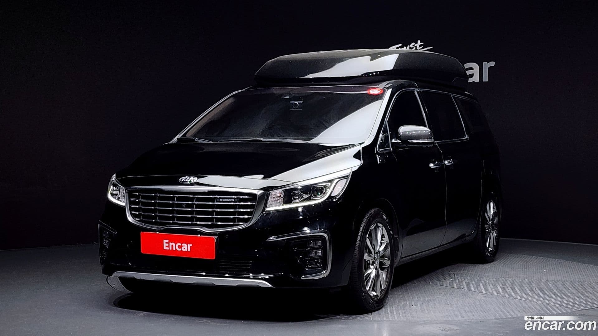 Main__Slider__Photo:Canival Kia 2018.8-0