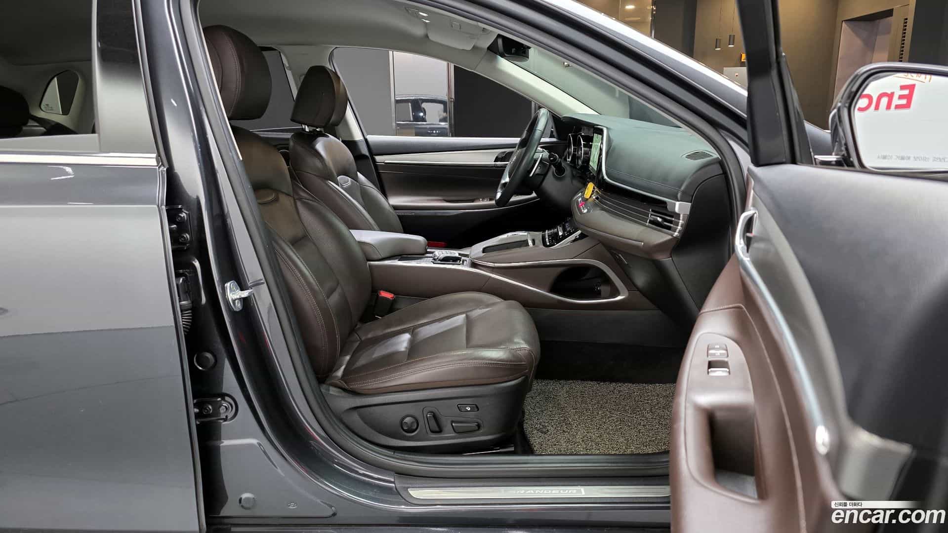 Grandeur Hyundai 2021.0-INNER-010