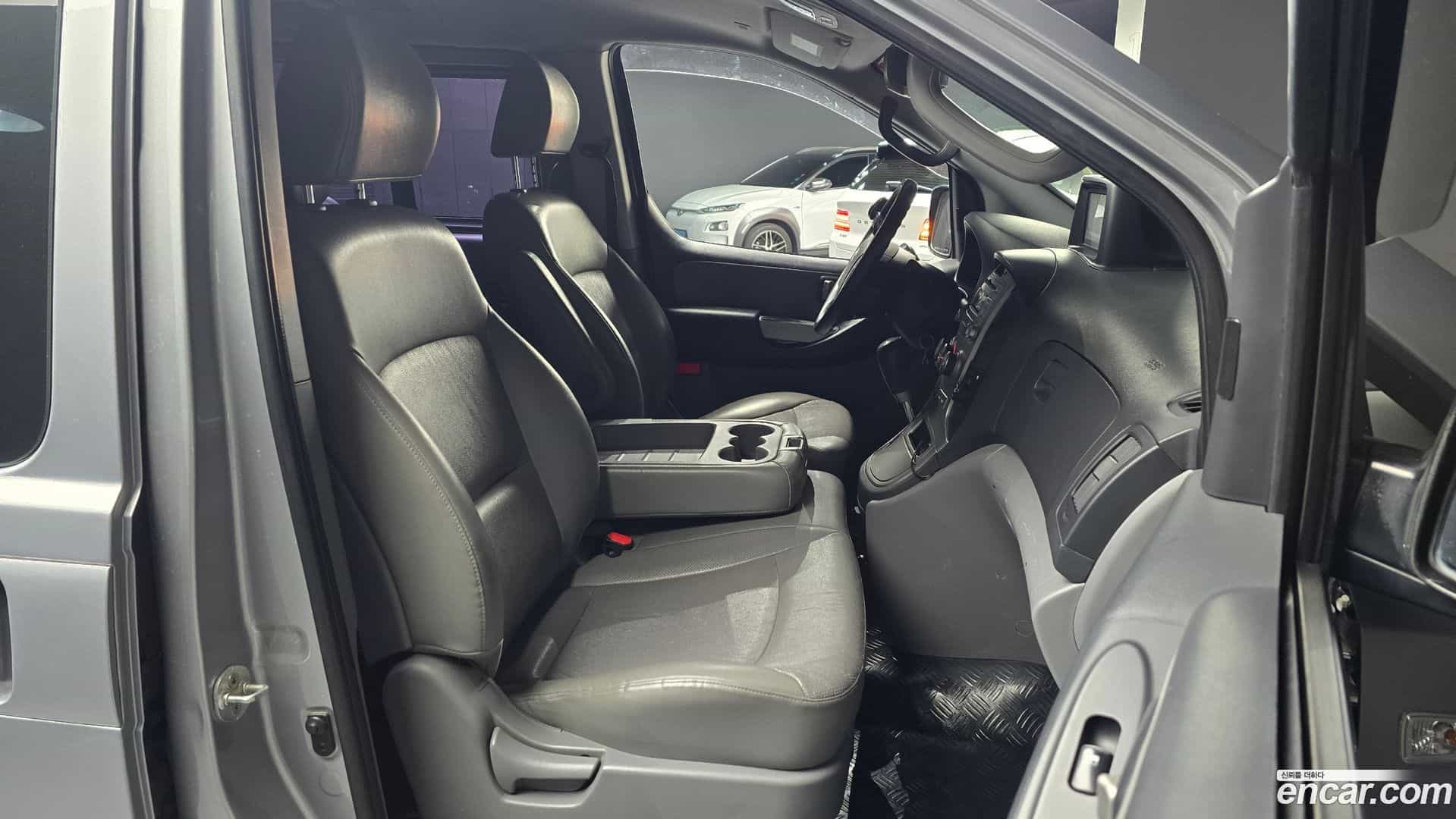 Starex Hyundai 2015.1-INNER-010