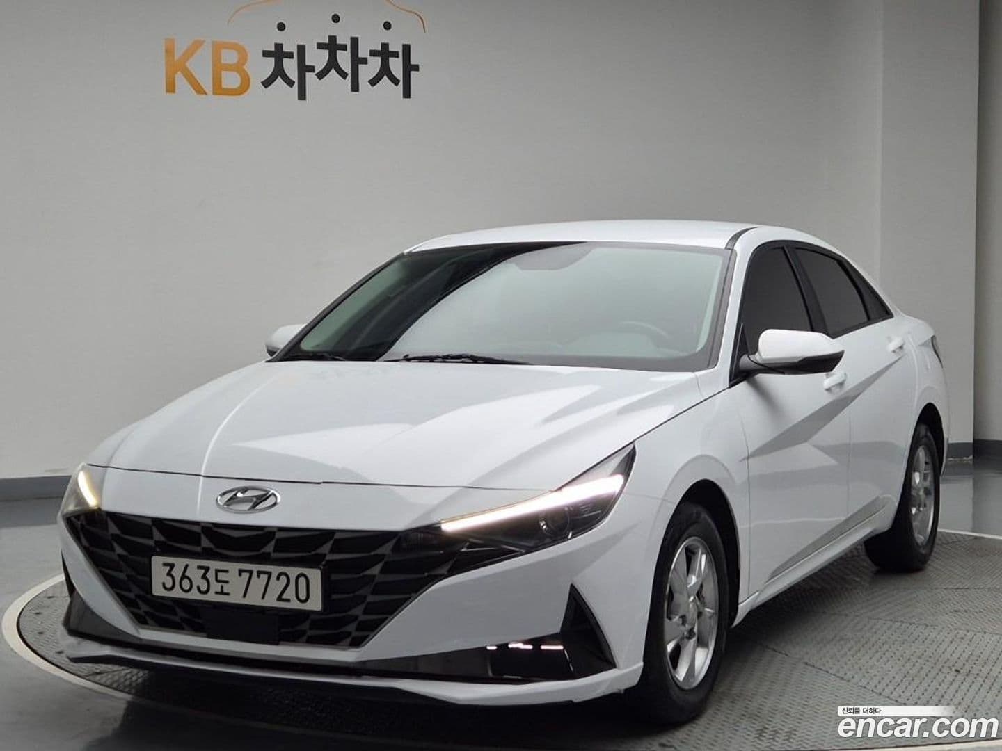 Main__Slider__Photo:AVANTE Hyundai 2021.3-0