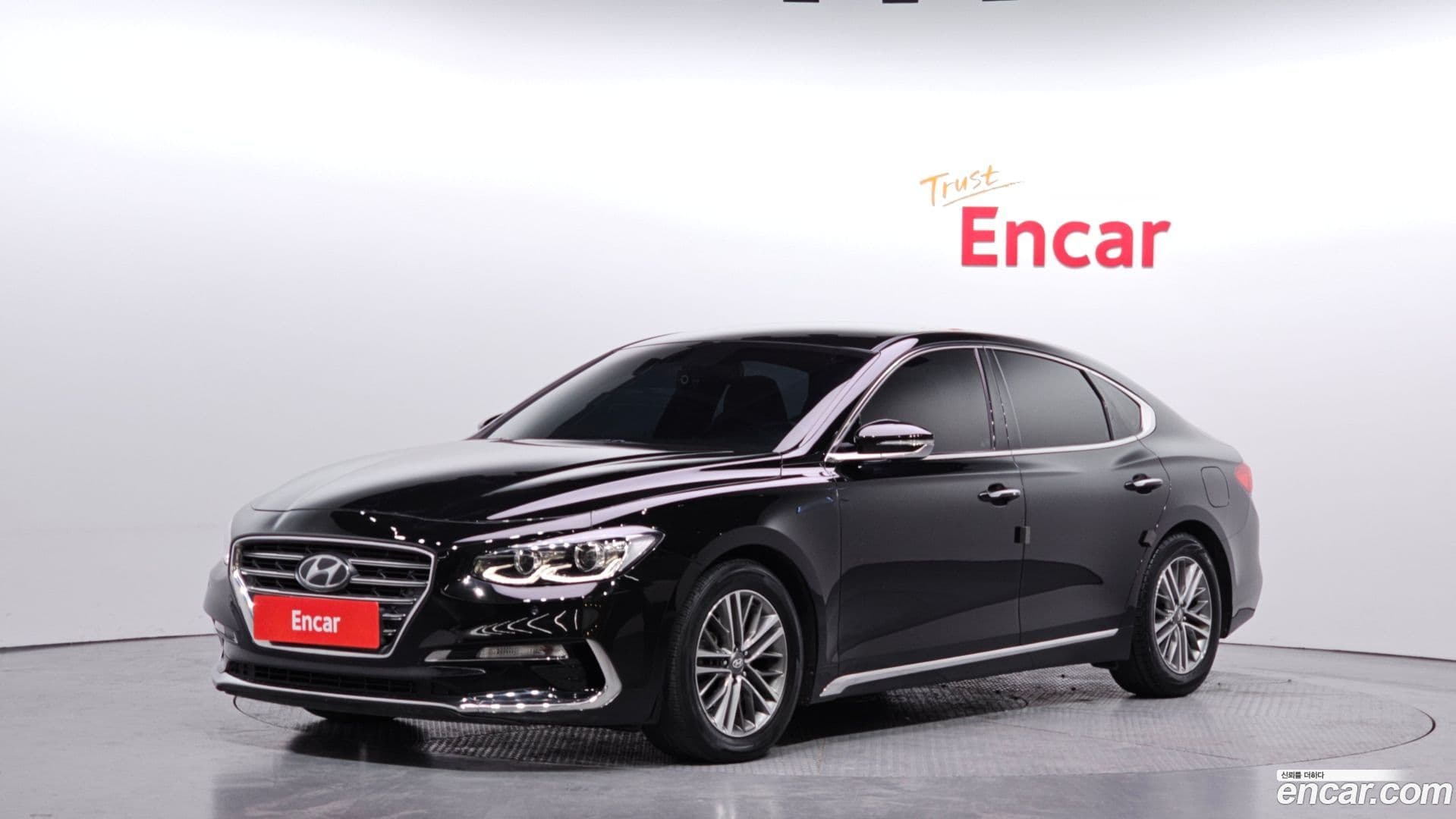 Main__Slider__Photo:Grandeur Hyundai 2018.6-0