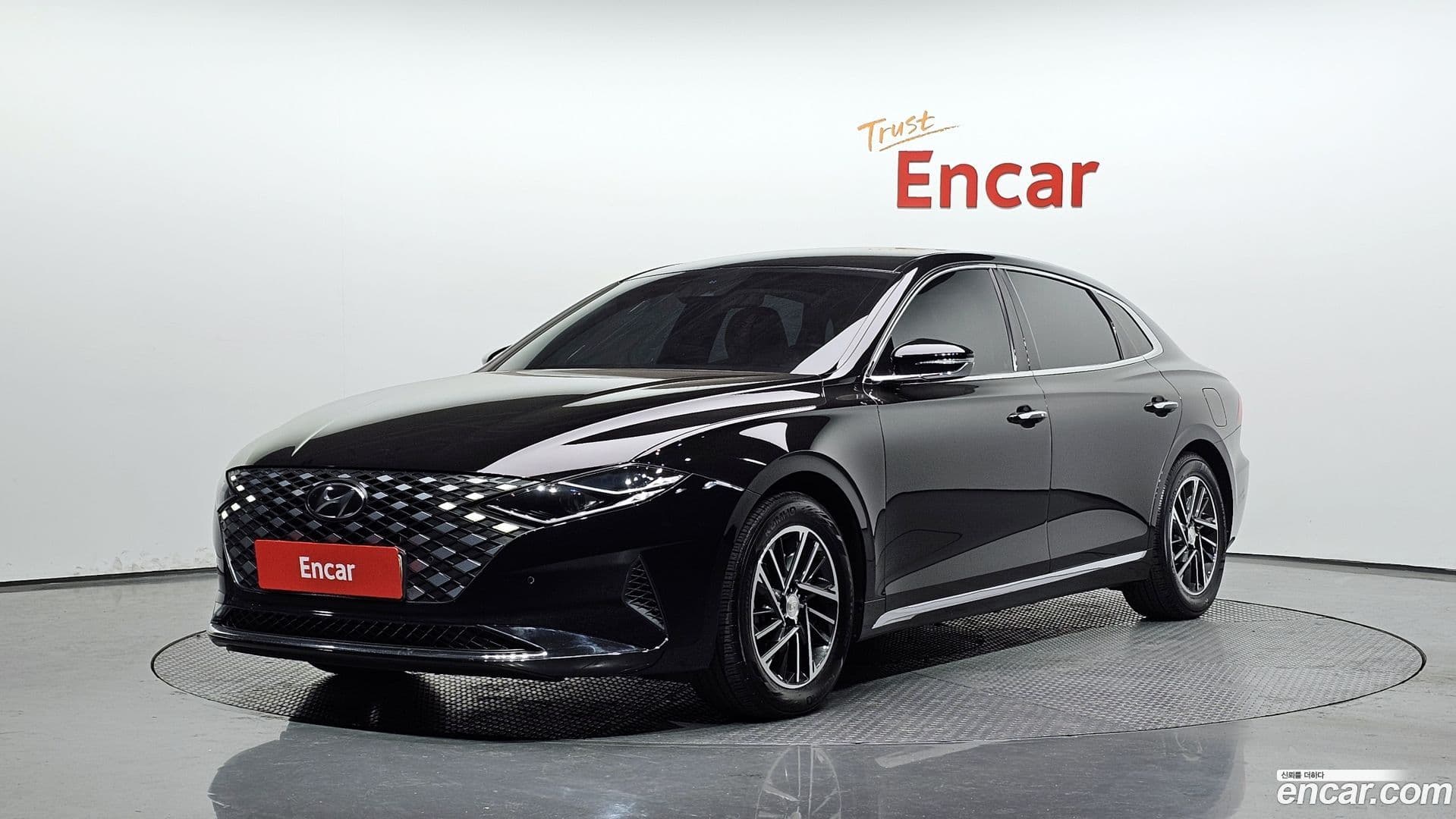 Main__Slider__Photo:Grandeur Hyundai 2021.4-0