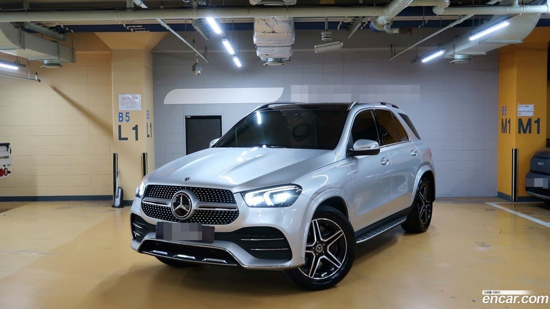 Main__Slider__Photo:GLE-Class Mercedes-Benz 2020.11-0