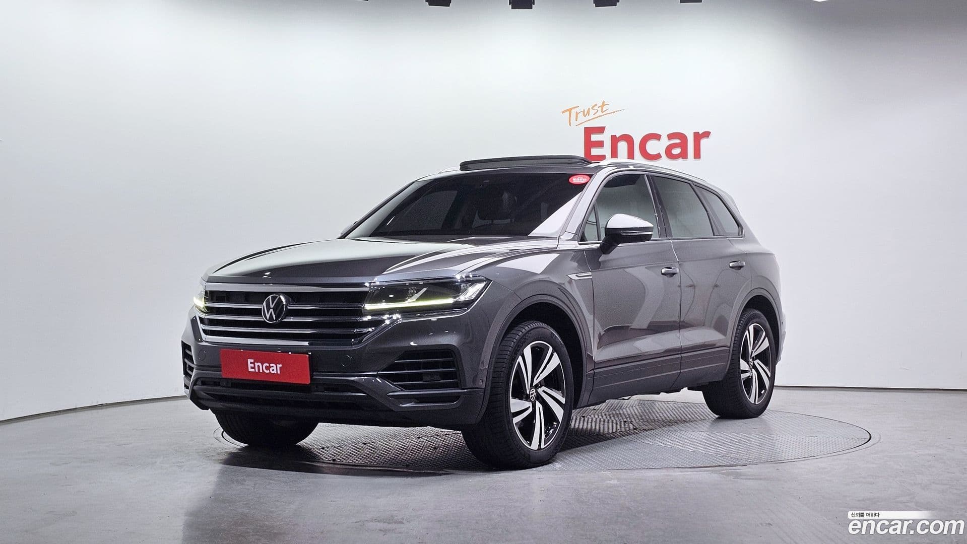 Main__Slider__Photo:Touareg Volkswagen 2020.11-0