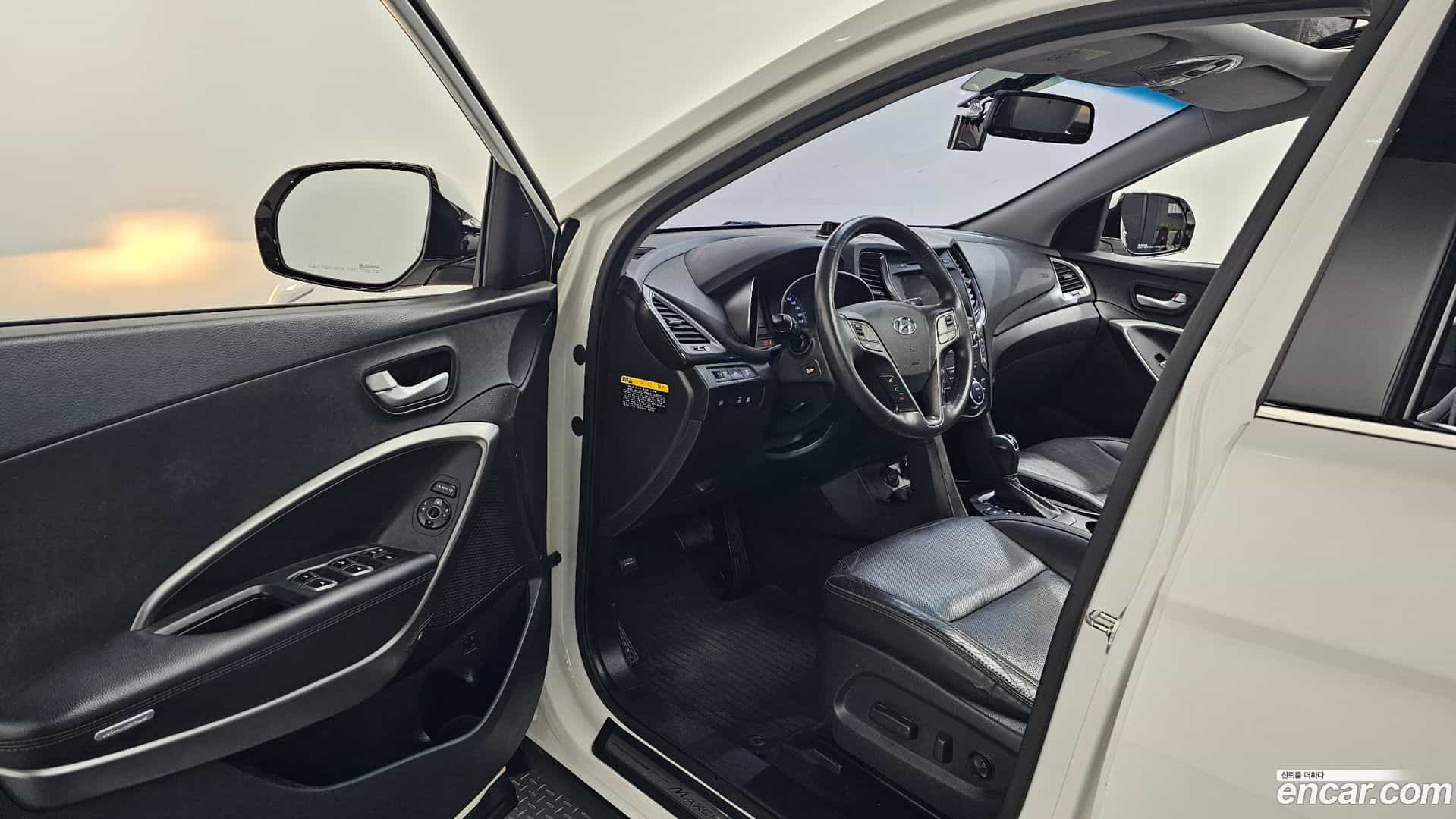 Maxcruz Hyundai 2014.10-INNER-010
