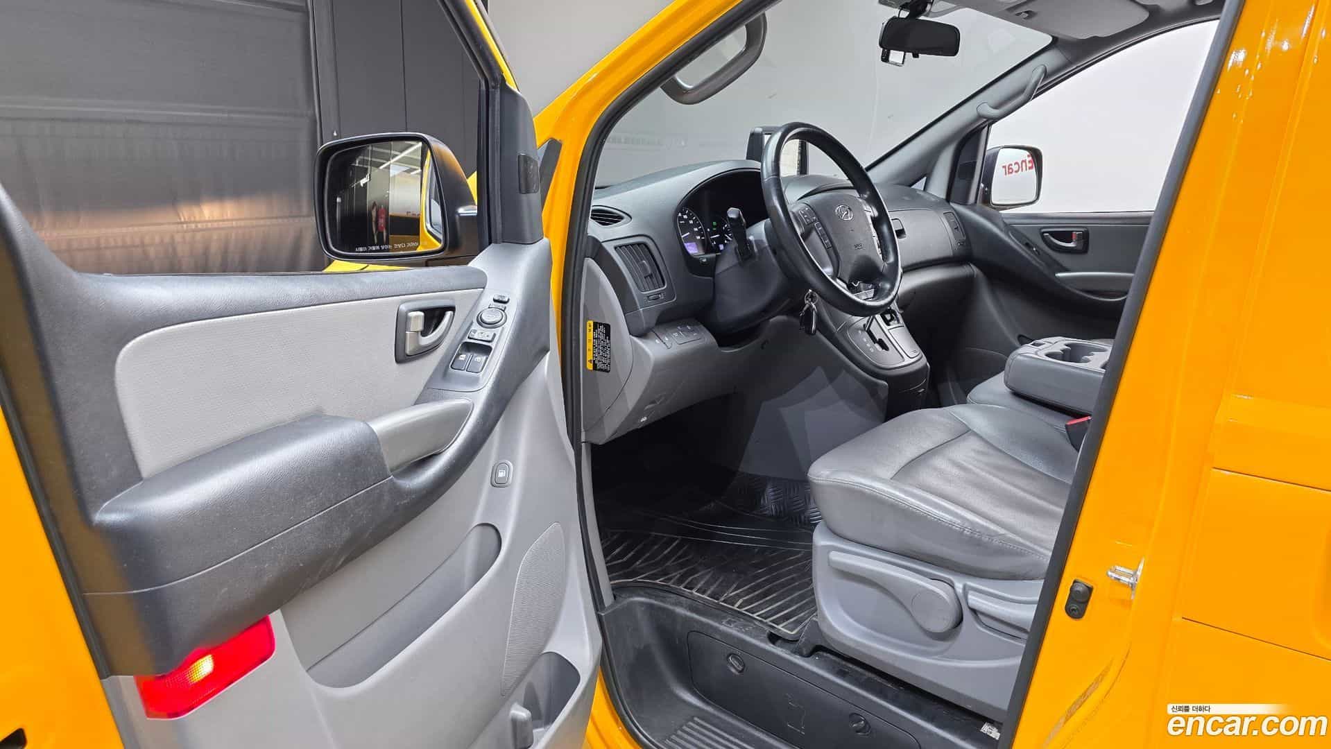 Starex Hyundai 2019.6-INNER-010