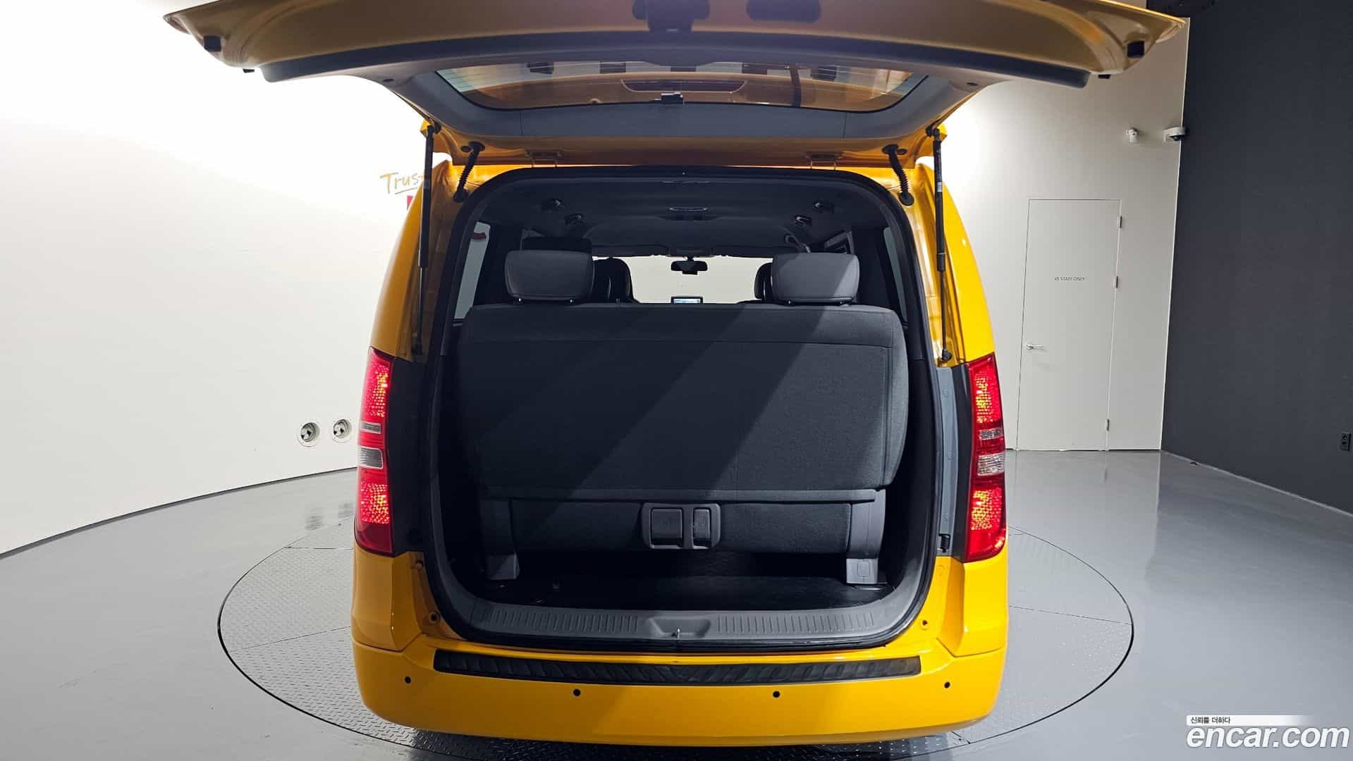 Starex Hyundai 2019.6-OPTION-024