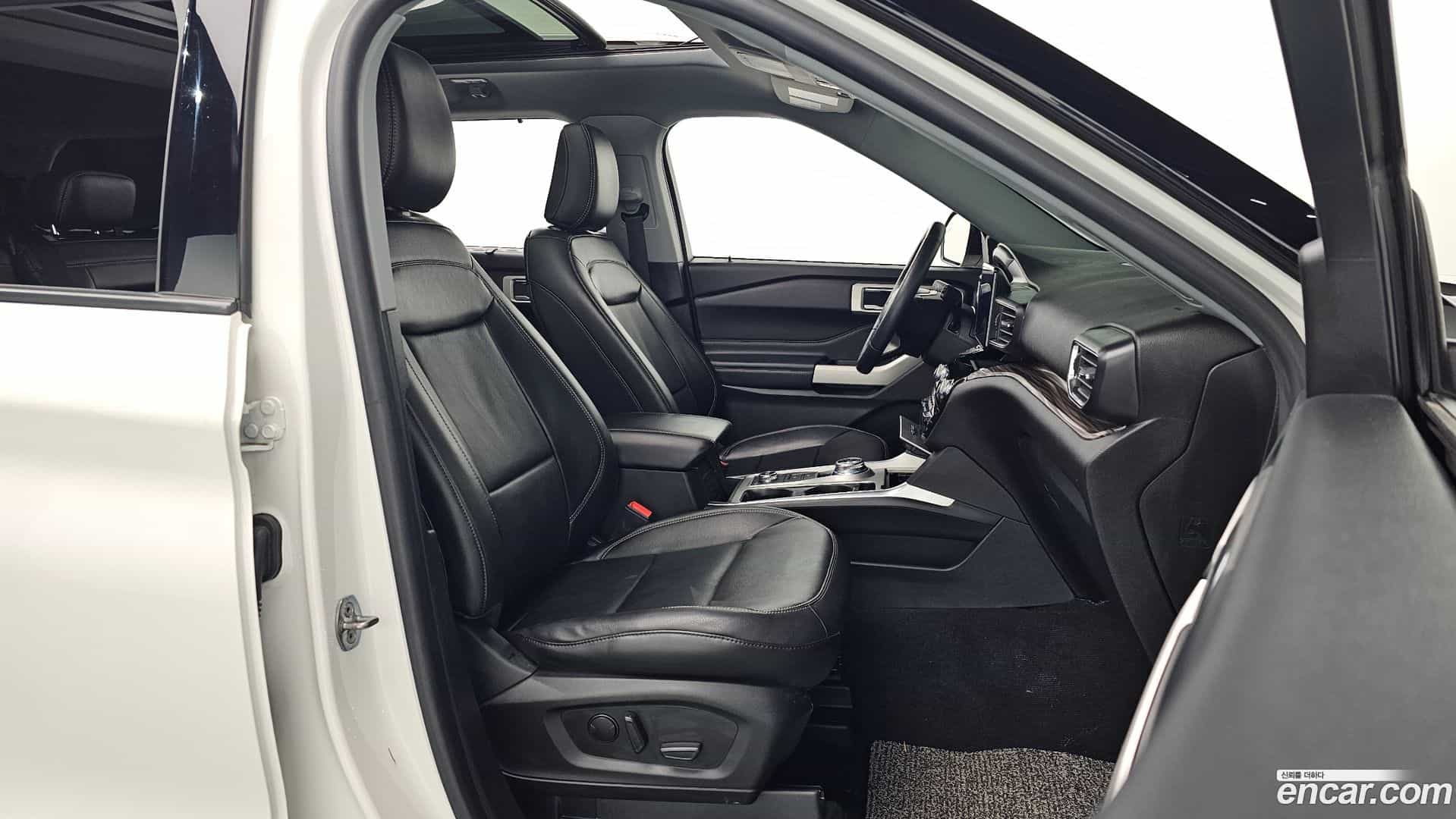 Explorer Ford 2022.11-INNER-010