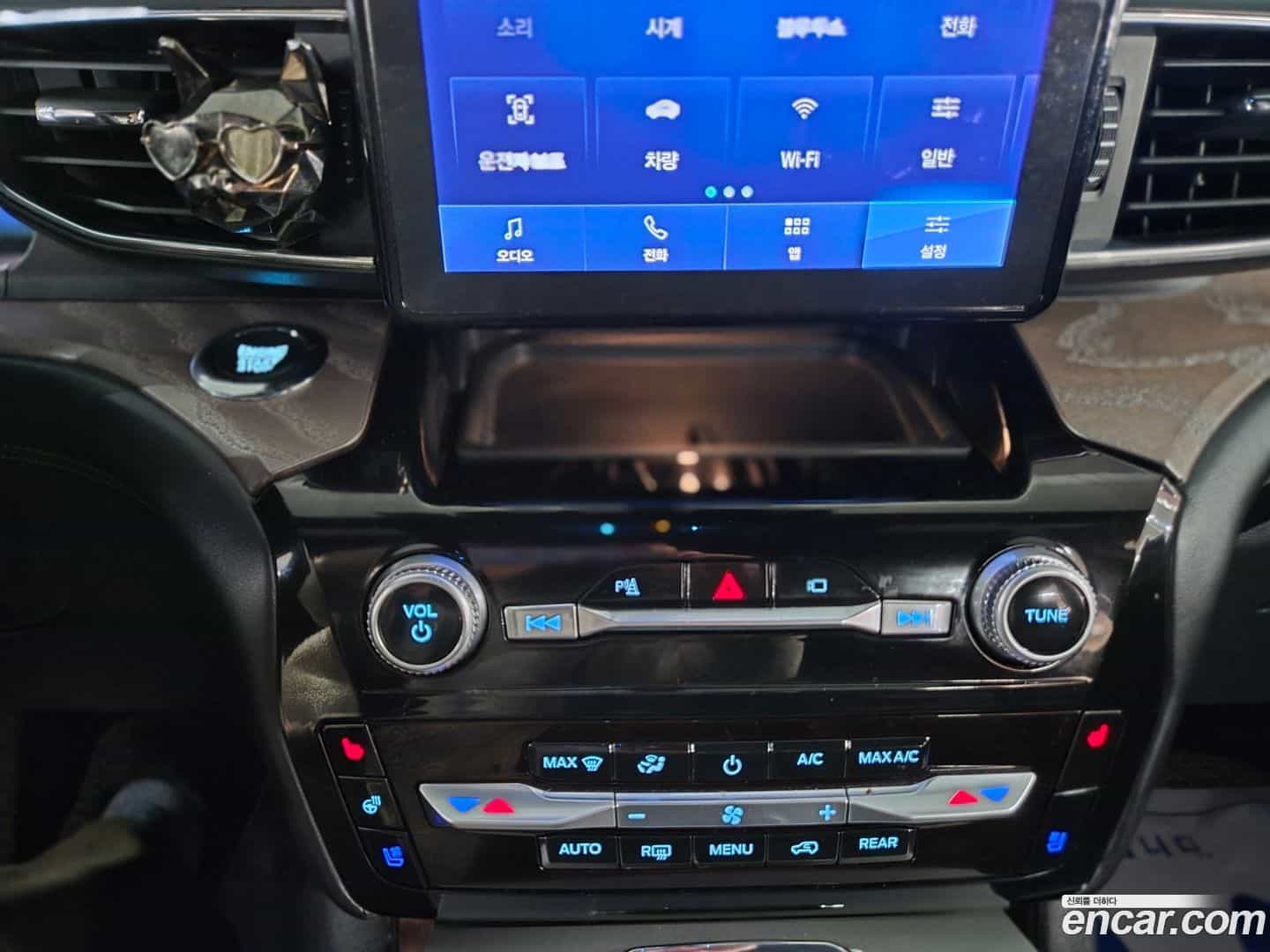 Explorer Ford 2022.11-INNER-008