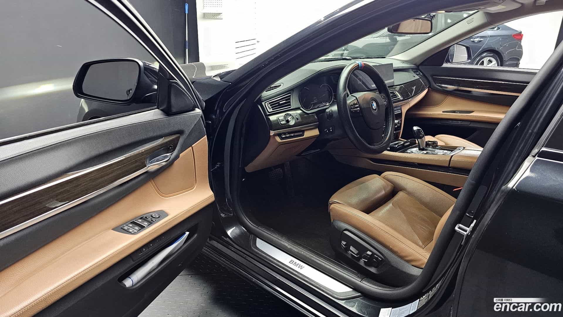 7-Series BMW 2013.1-INNER-010