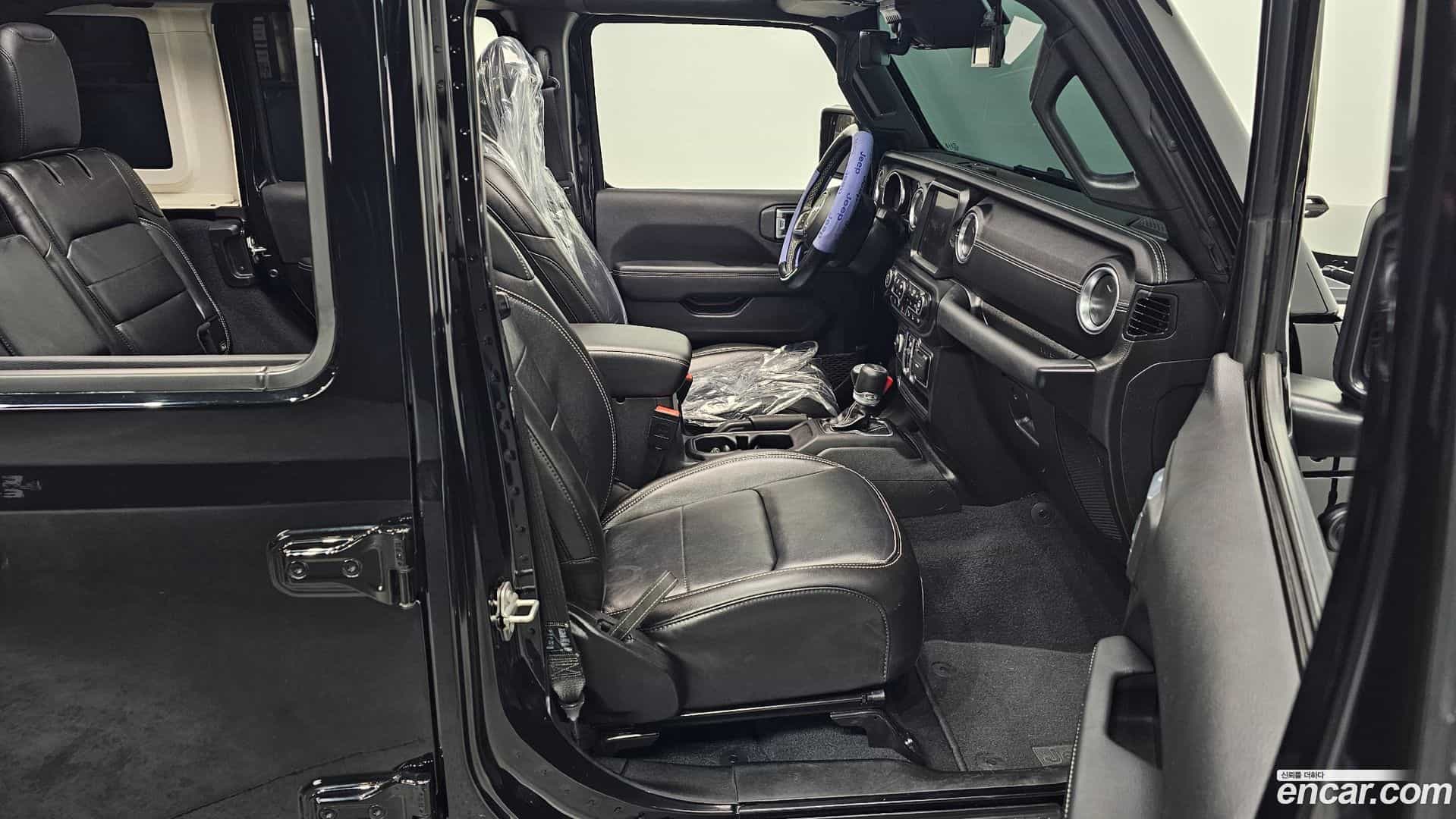 Wrangler Jeep 2023.9-OPTION-015