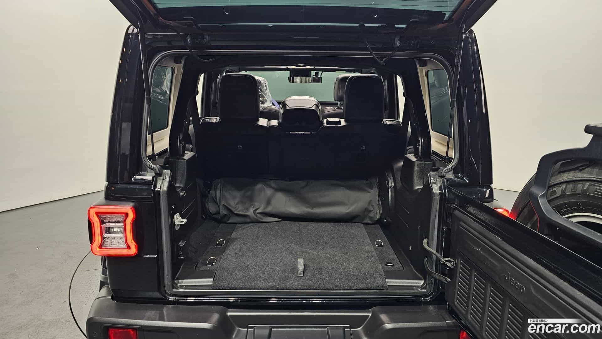 Wrangler Jeep 2023.9-OPTION-024