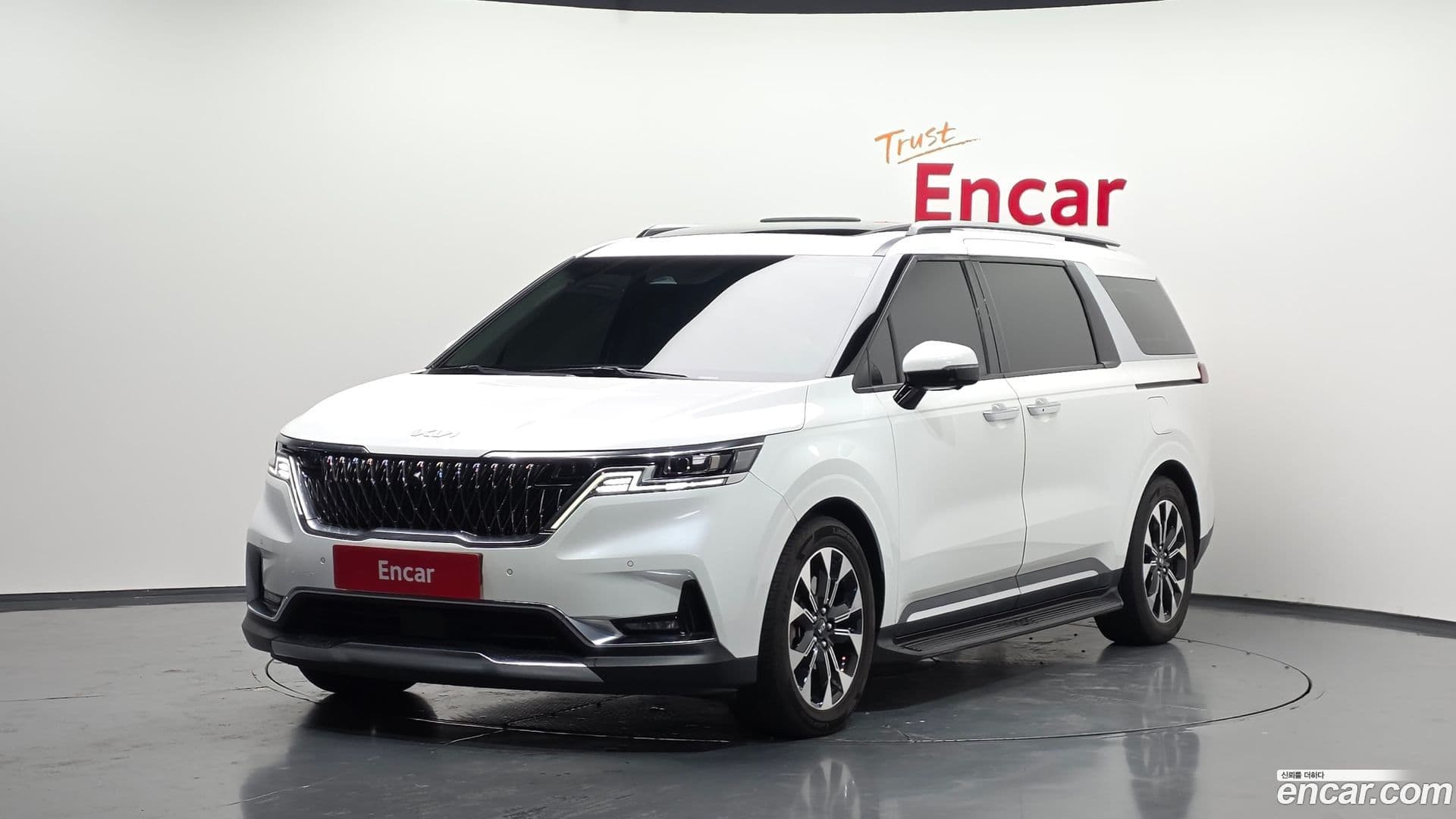 Main__Slider__Photo:Canival Kia 2020.8-0