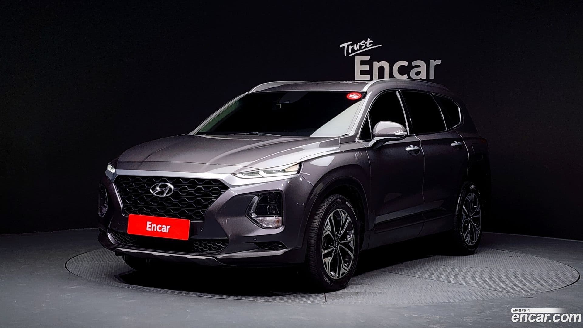 Main__Slider__Photo:Santafe Hyundai 2018.4-0