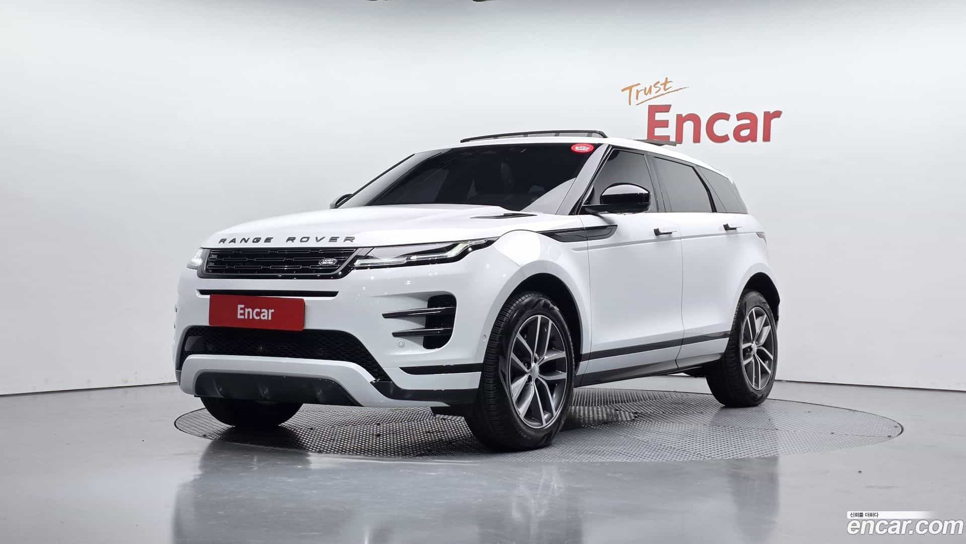 Range Rover Evoque Land Rover 2025.5-OUTER-001