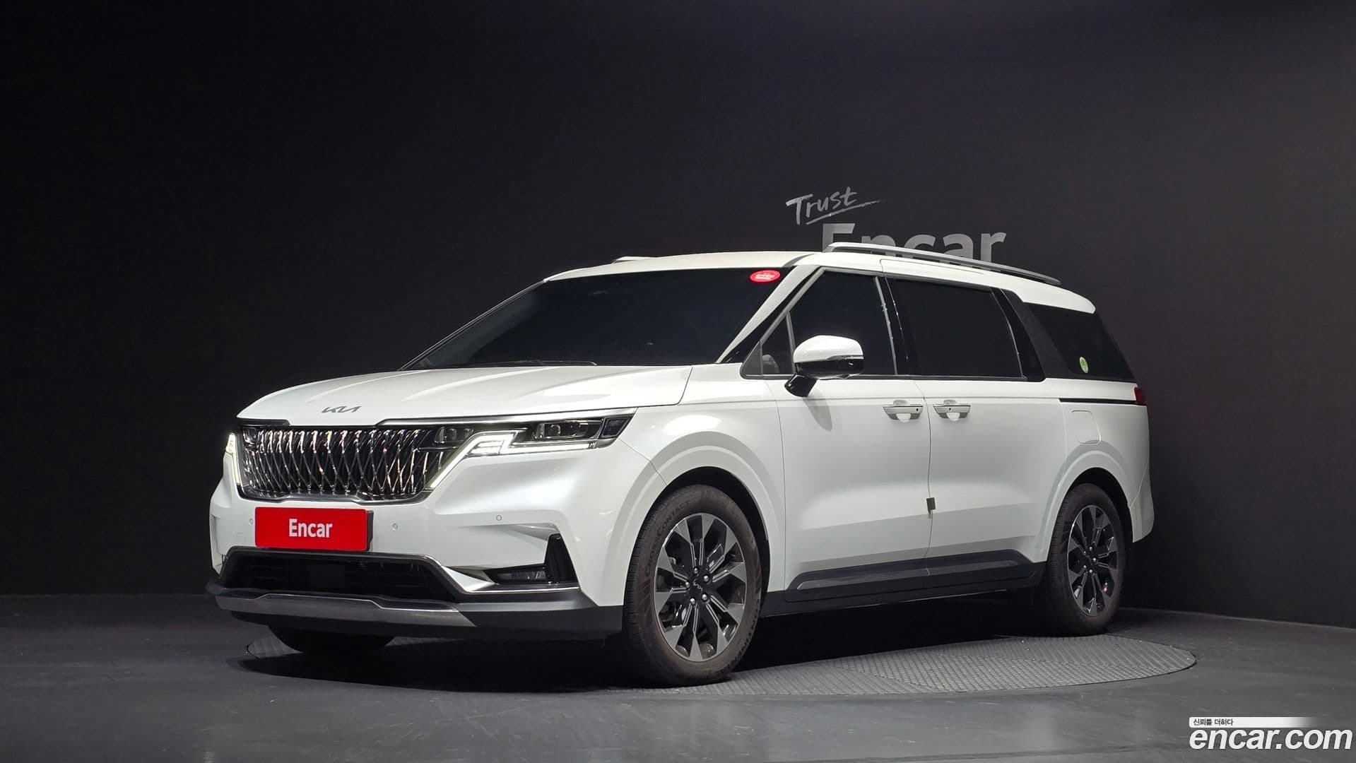 Main__Slider__Photo:Canival Kia 2023.3-0
