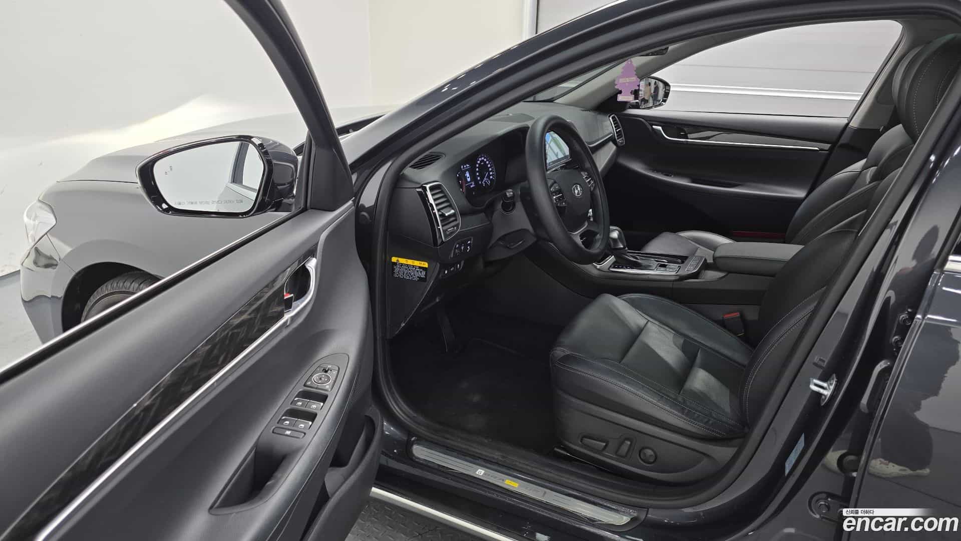 Grandeur Hyundai 2019.1-OPTION-015
