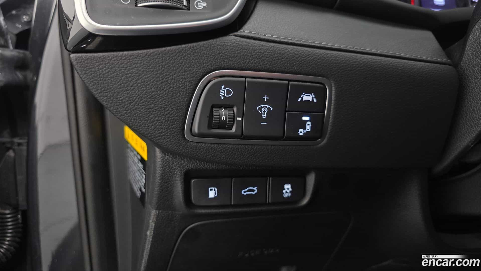 Grandeur Hyundai 2019.1-OPTION-021