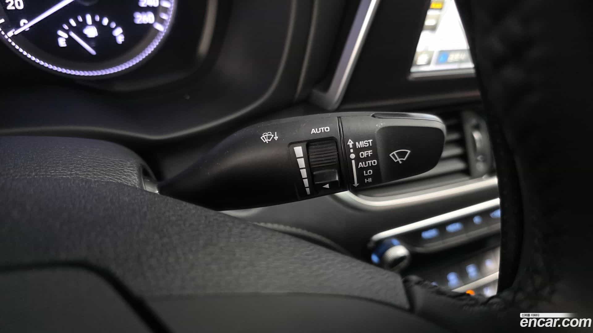 Grandeur Hyundai 2019.1-OPTION-022
