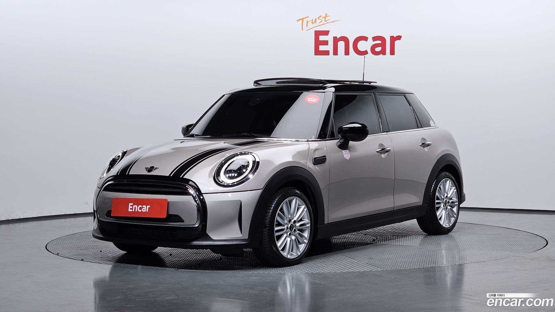 Main__Slider__Photo:Cooper Mini 2021.7-0