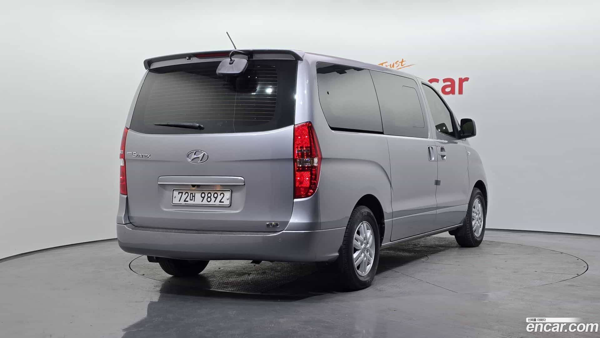 Starex Hyundai 2017.8-OUTER-002