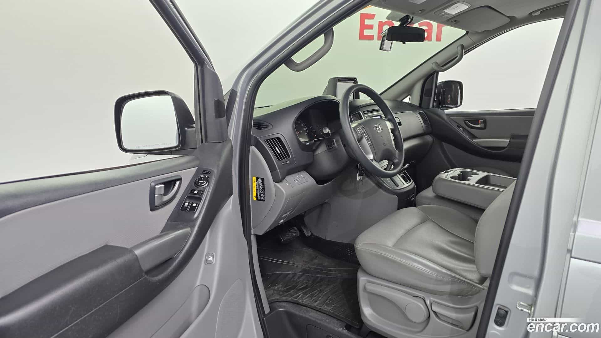 Starex Hyundai 2017.8-INNER-010