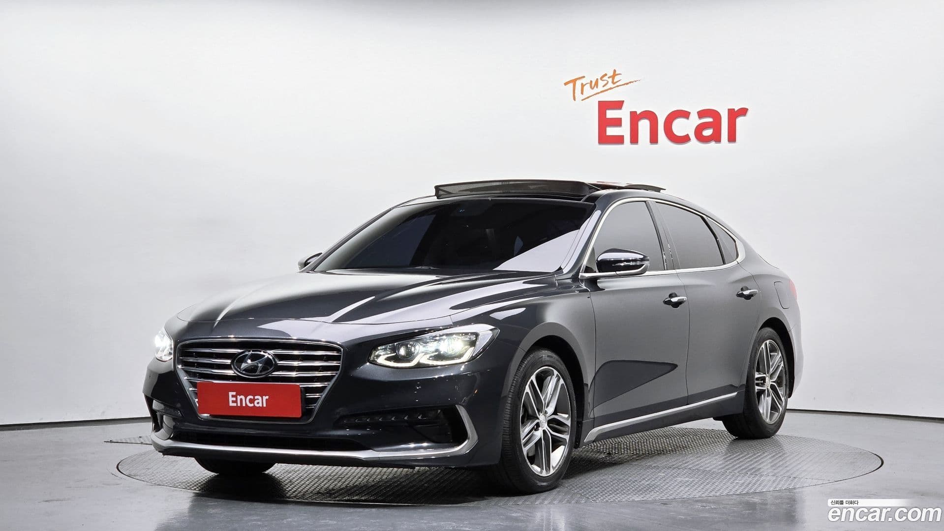 Main__Slider__Photo:Grandeur Hyundai 2017.2-0