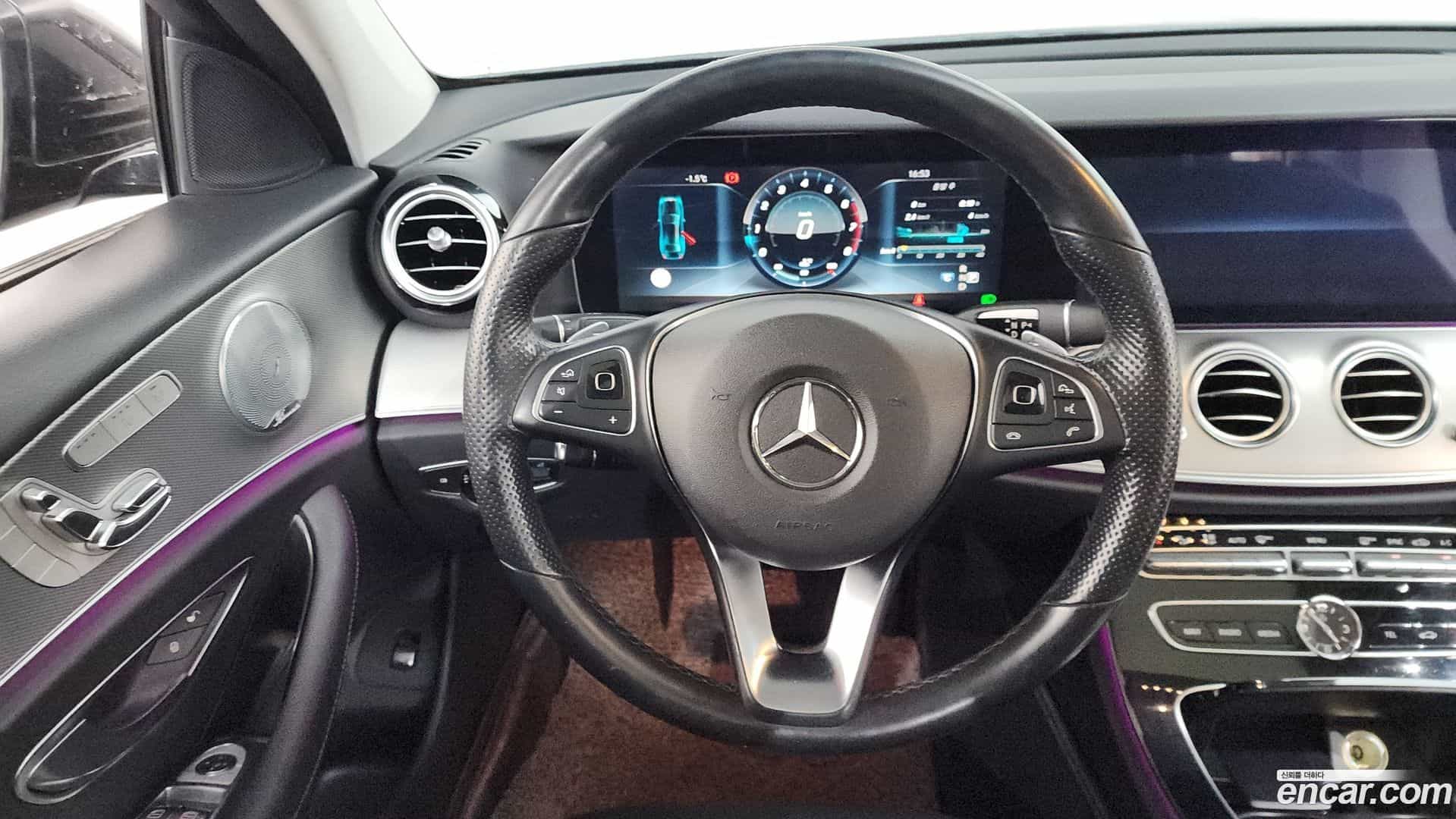 E-Class Mercedes-Benz 2016.7-OPTION-017