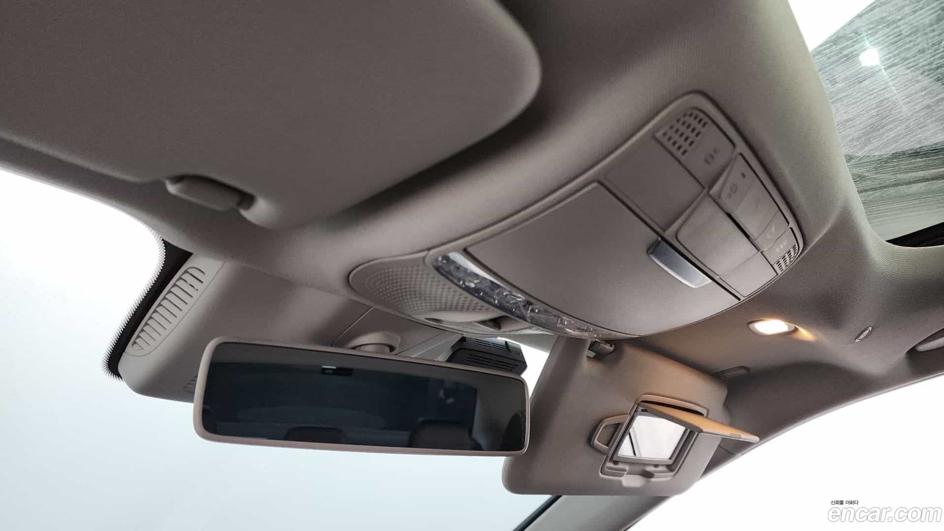 E-Class Mercedes-Benz 2016.7-OPTION-021