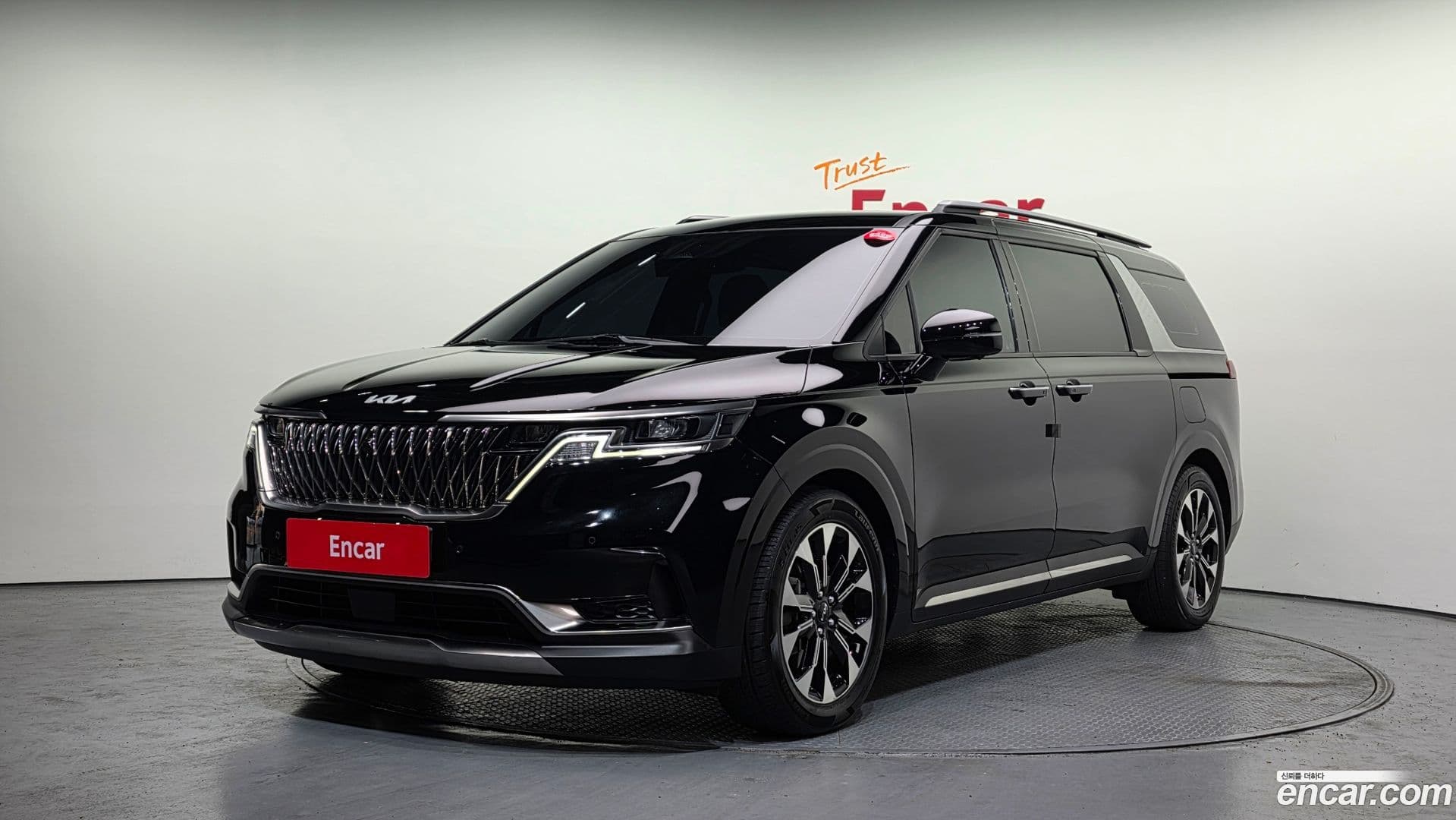 Main__Slider__Photo:Canival Kia 2023.3-0