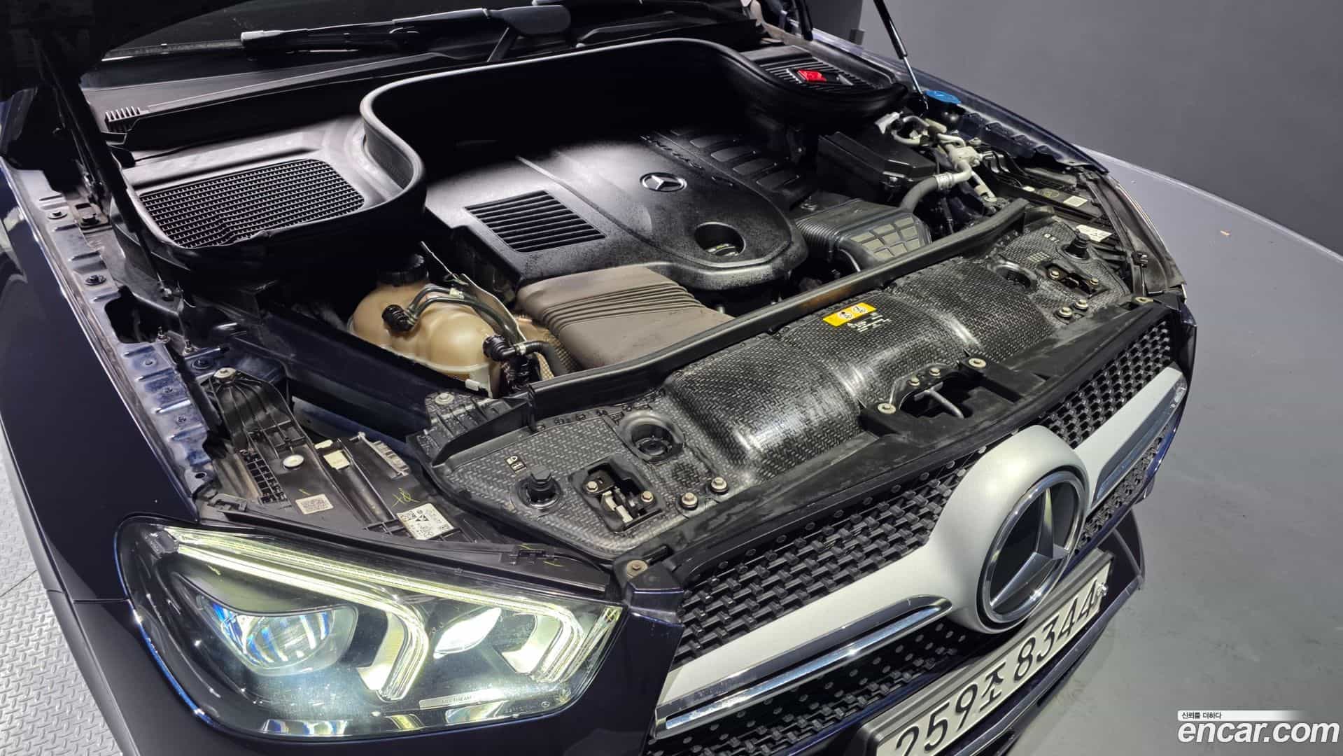 GLE-Class Mercedes-Benz 2019.11-INNER-006
