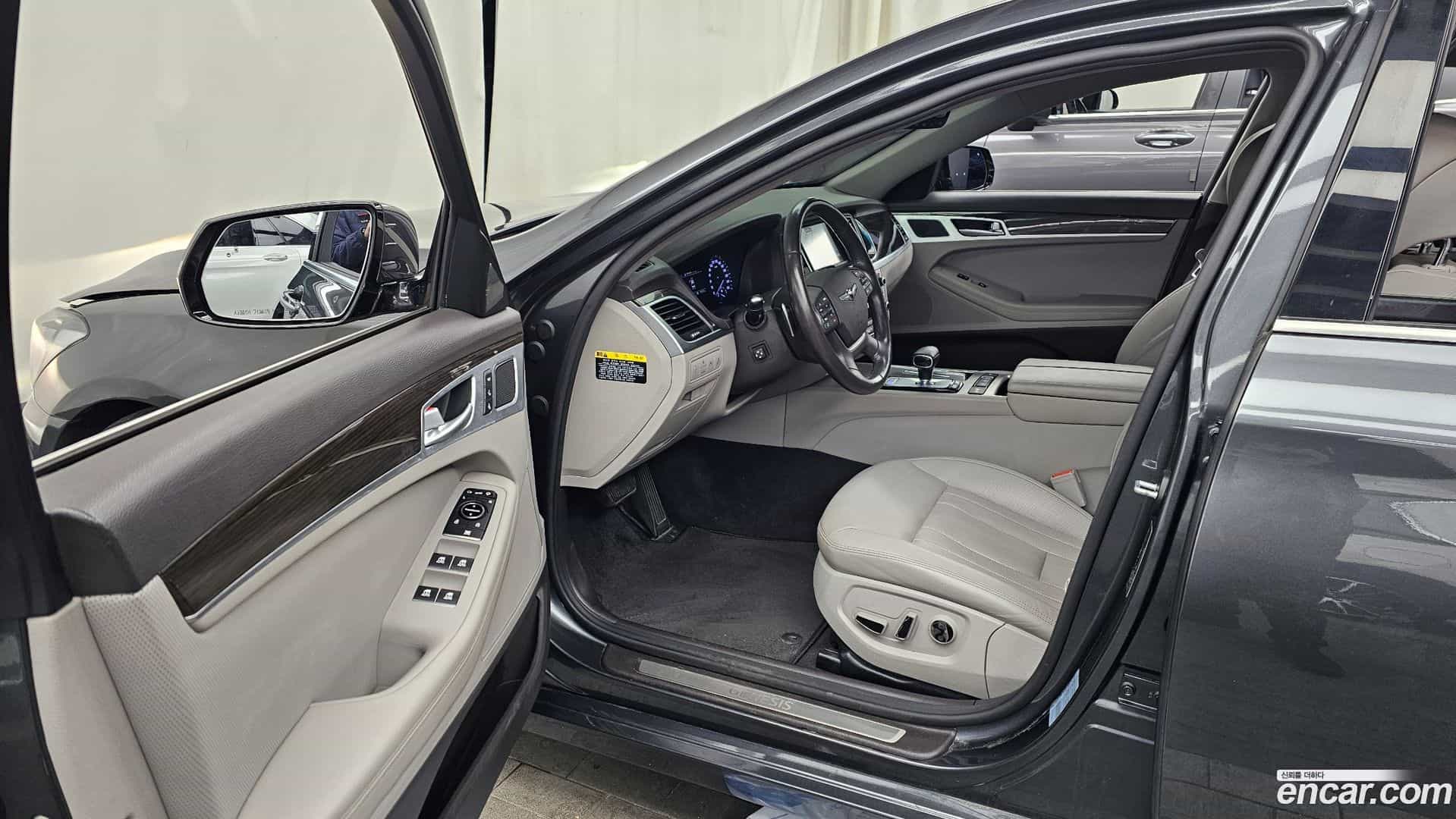 G80 Genesis 2019.3-INNER-010