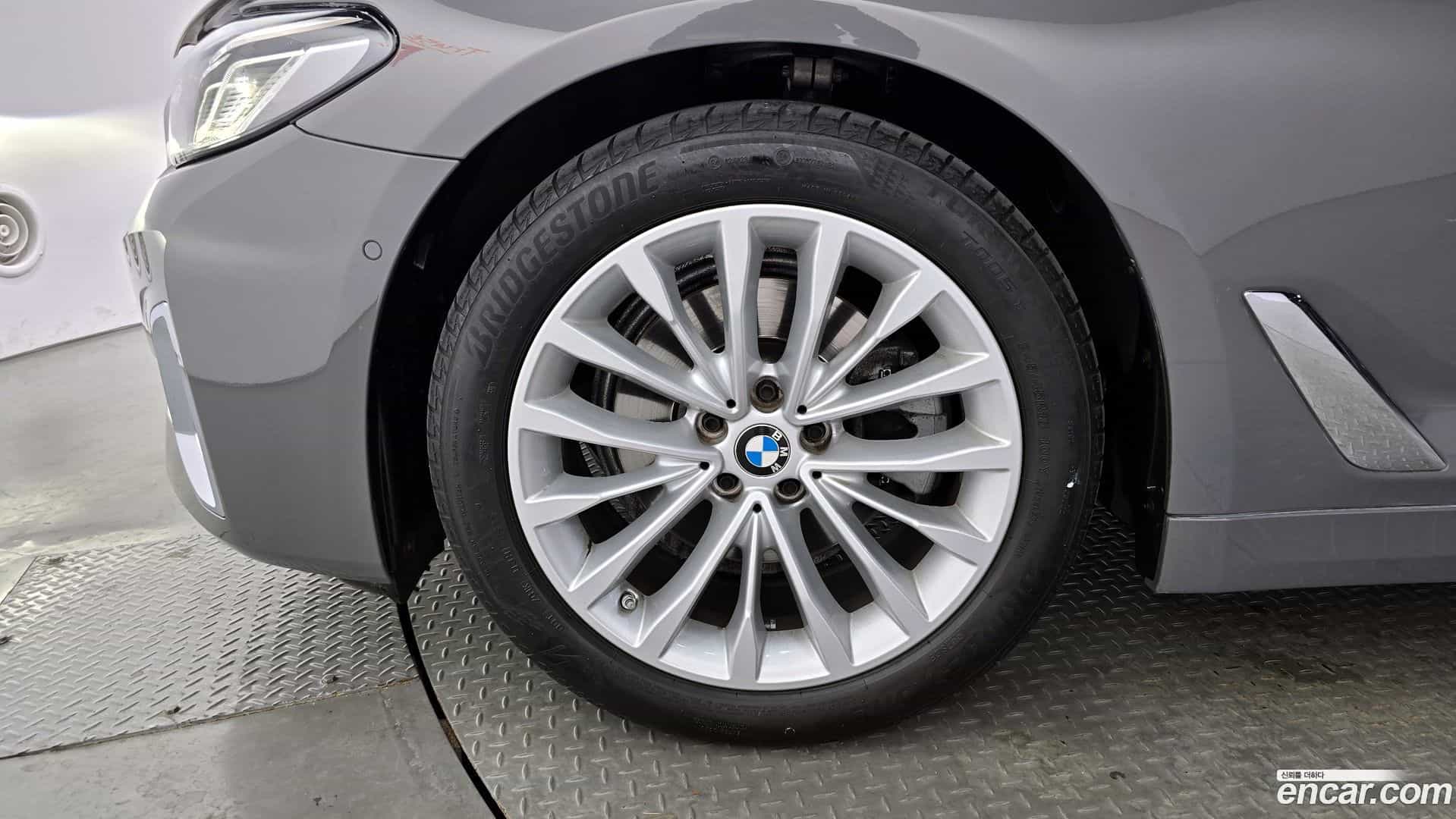 5-Series BMW 2022.8-OUTER-005