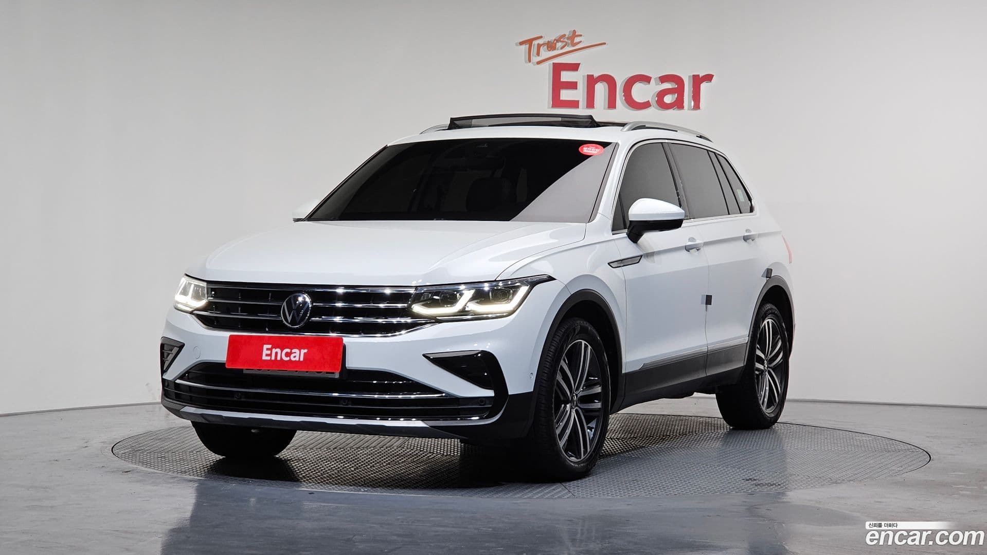 Main__Slider__Photo:Tiguan Volkswagen 2023.10-0