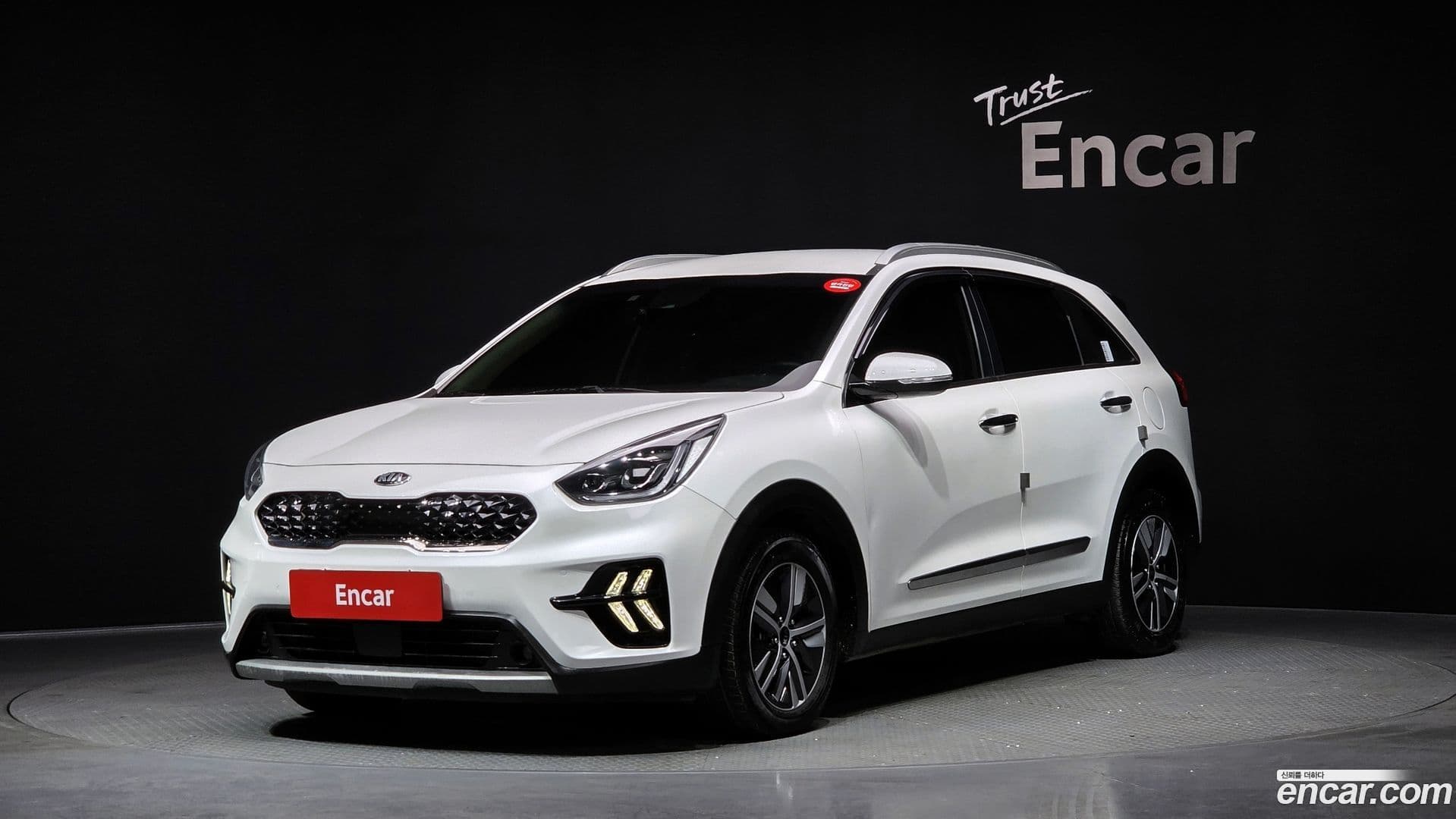 Main__Slider__Photo:Niro Kia 2020.10-0