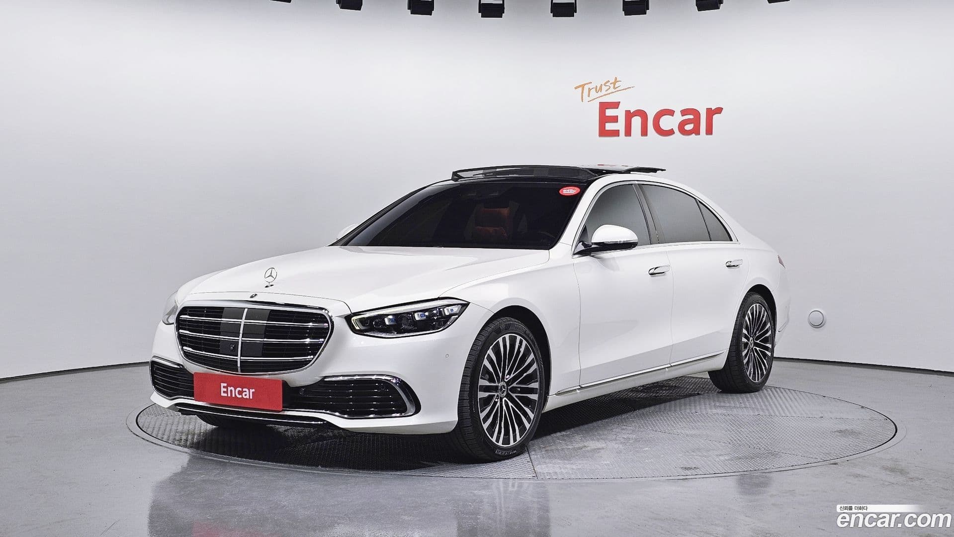 Main__Slider__Photo:S-Class Mercedes-Benz 2021.3-0
