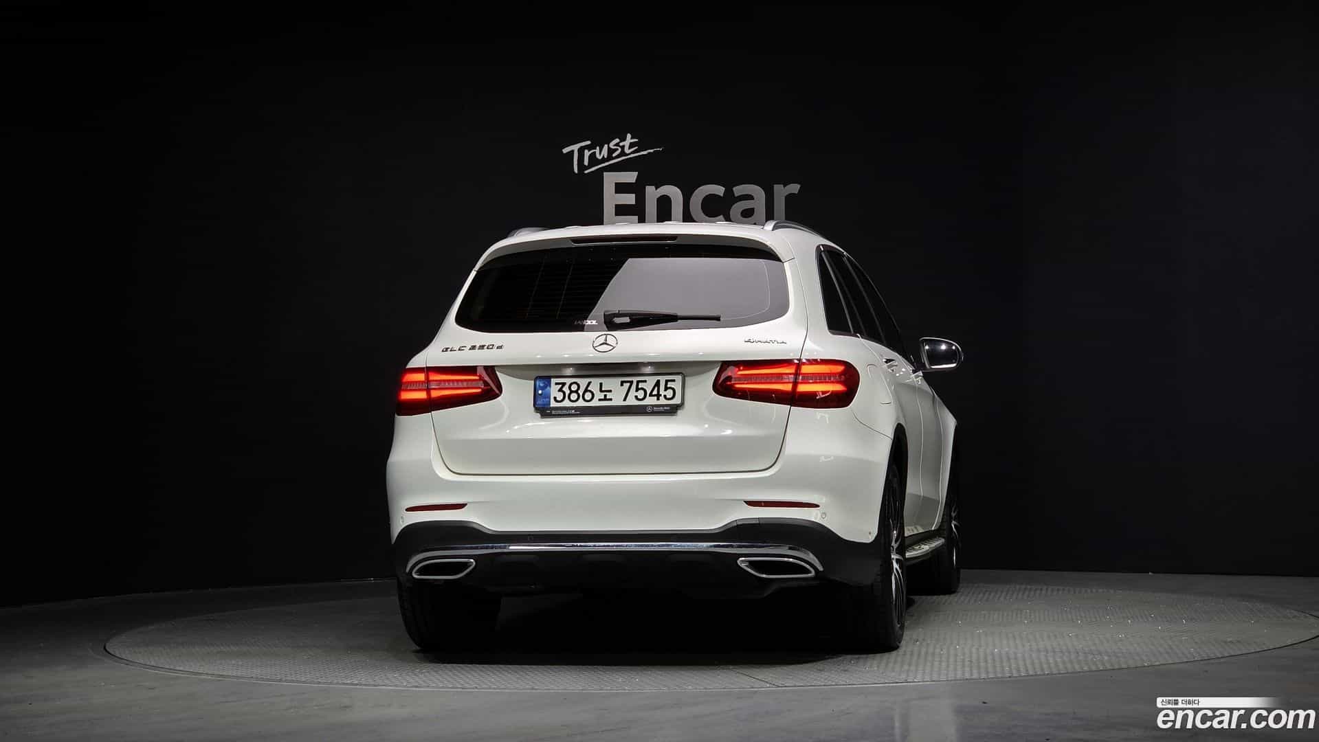 GLC-Class Mercedes-Benz 2018.6-OUTER-004