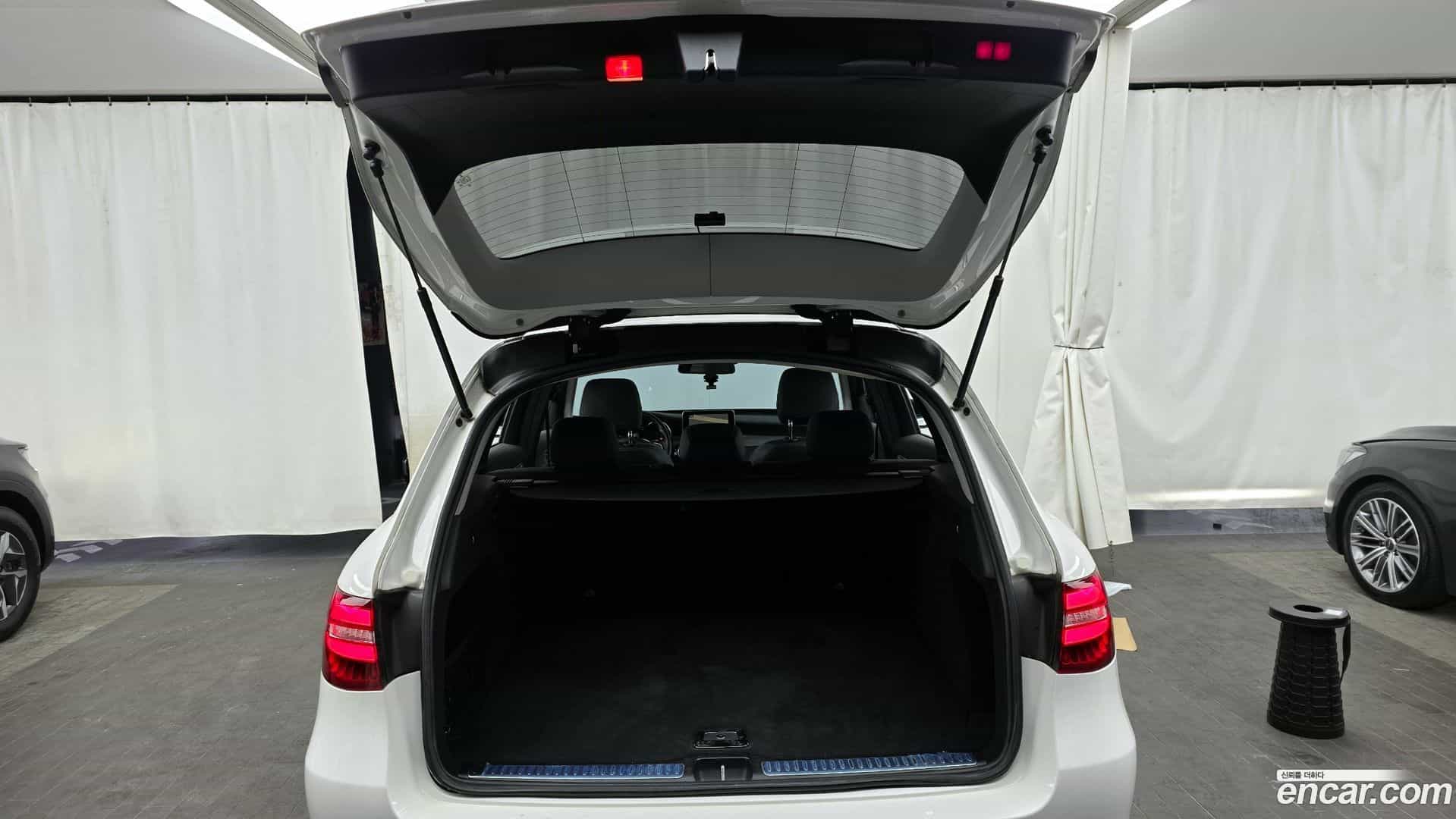 GLC-Class Mercedes-Benz 2018.6-OPTION-024