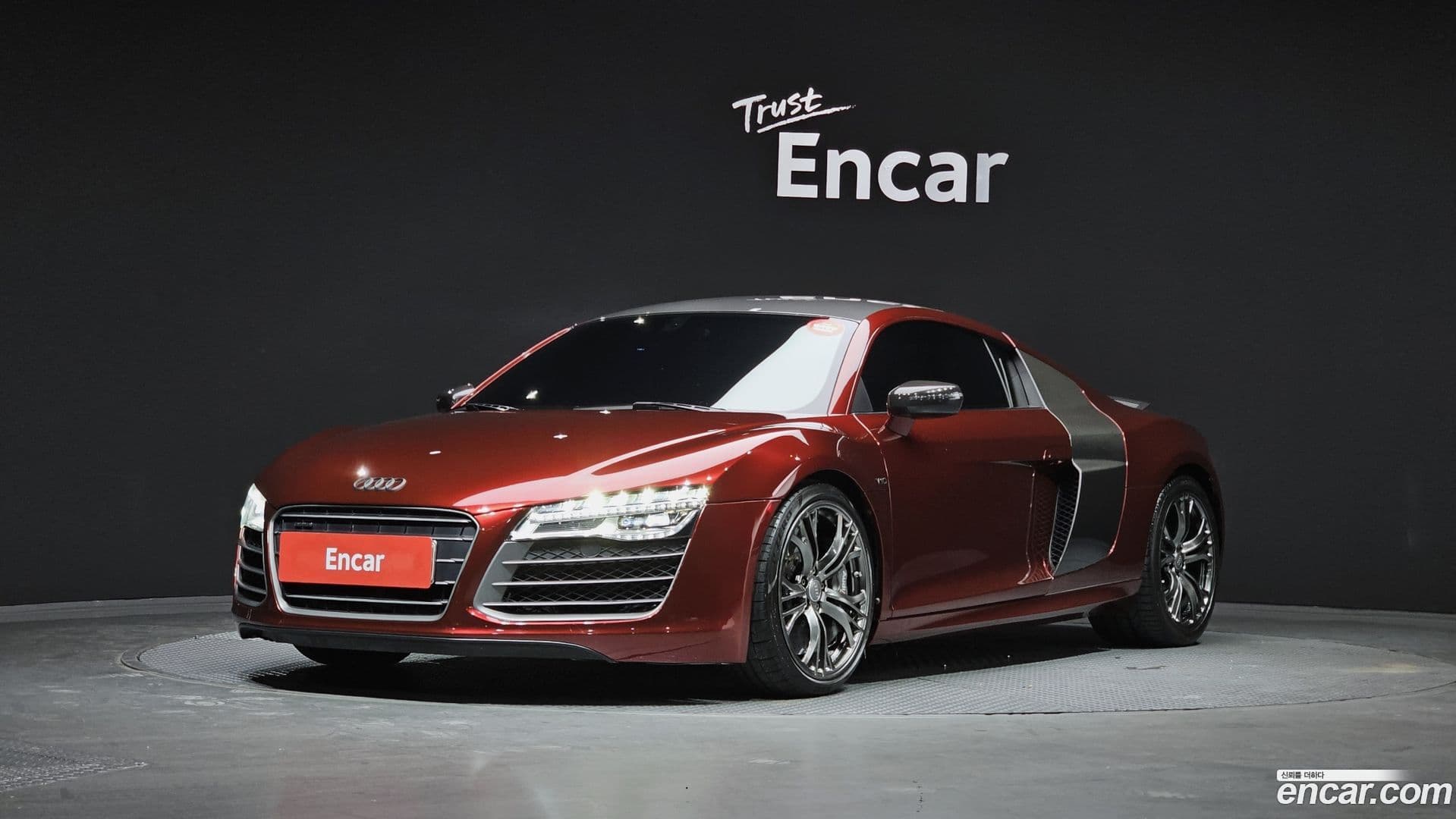 Main__Slider__Photo:R8 Audi 2014.10-0