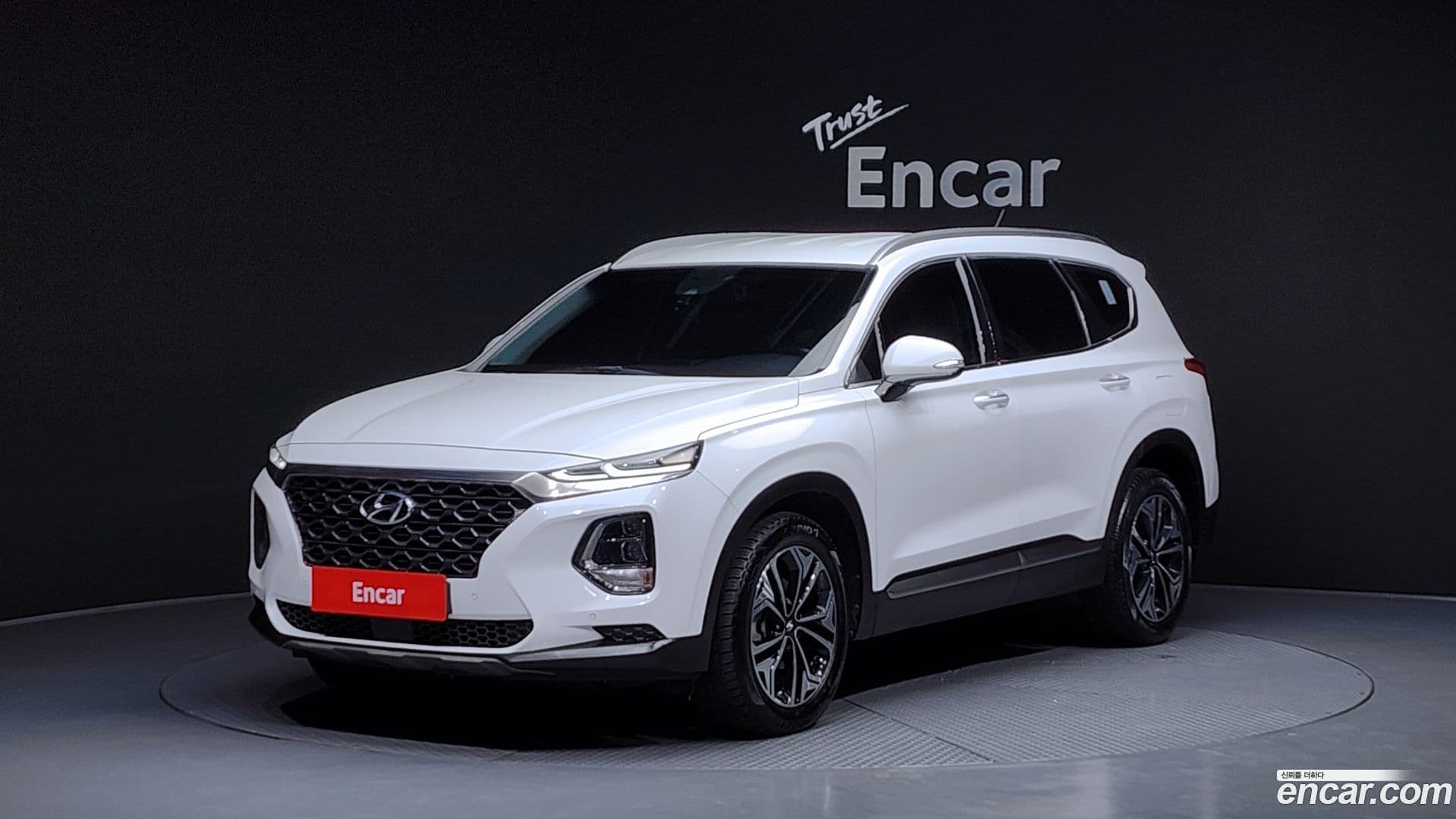 Main__Slider__Photo:Santafe Hyundai 2018.2-0