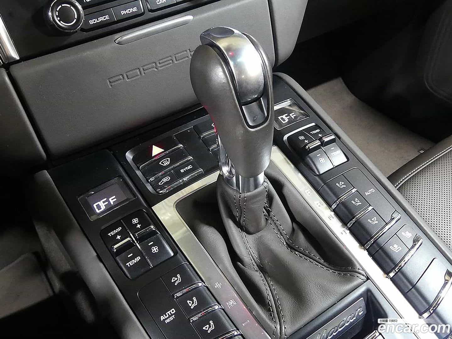 Macan Porsche 2017.8-OPTION-018