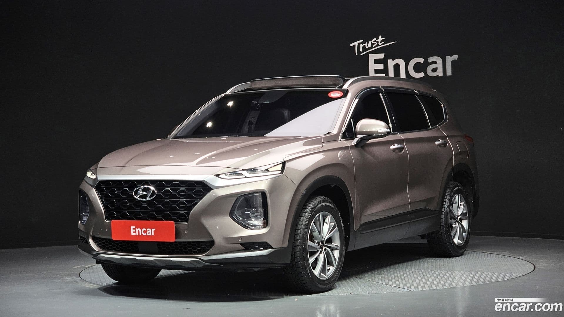 Main__Slider__Photo:Santafe Hyundai 2018.6-0