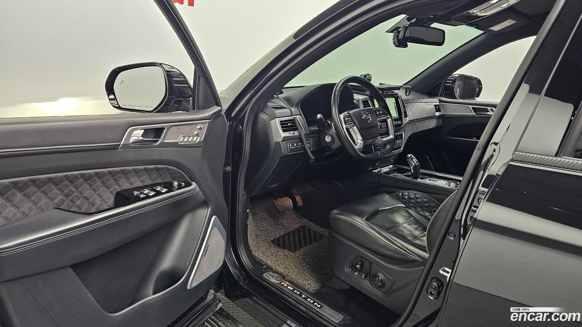 Rexton KG Mobility 2021.2-INNER-010