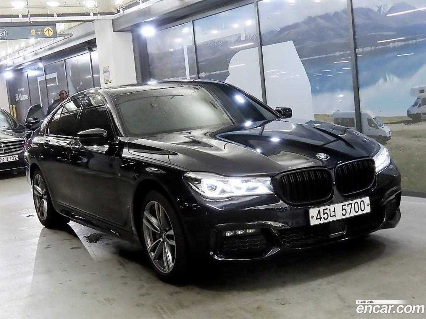 Main__Slider__Photo:7-Series BMW 2018.11-0