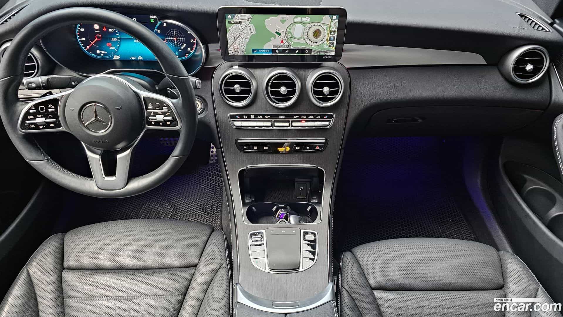 GLC-Class Mercedes-Benz 2020.7-INNER-007