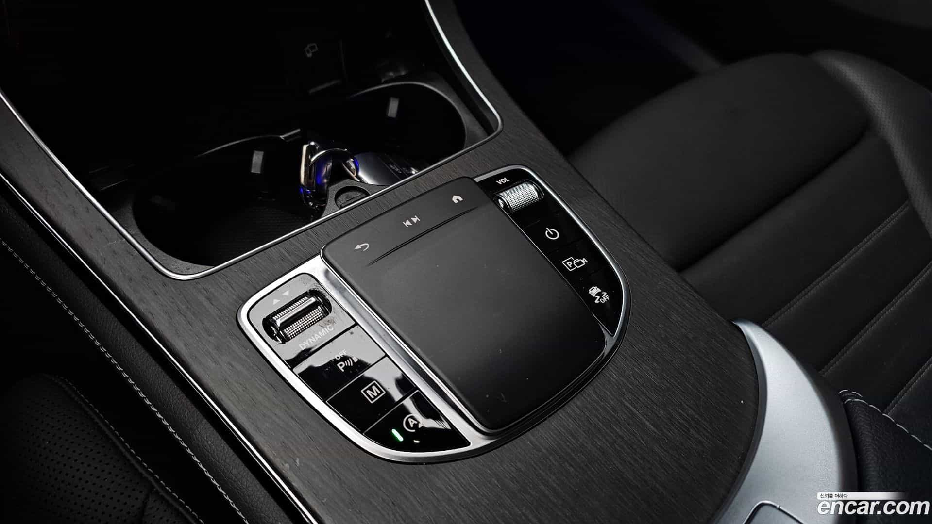 GLC-Class Mercedes-Benz 2020.7-OPTION-020
