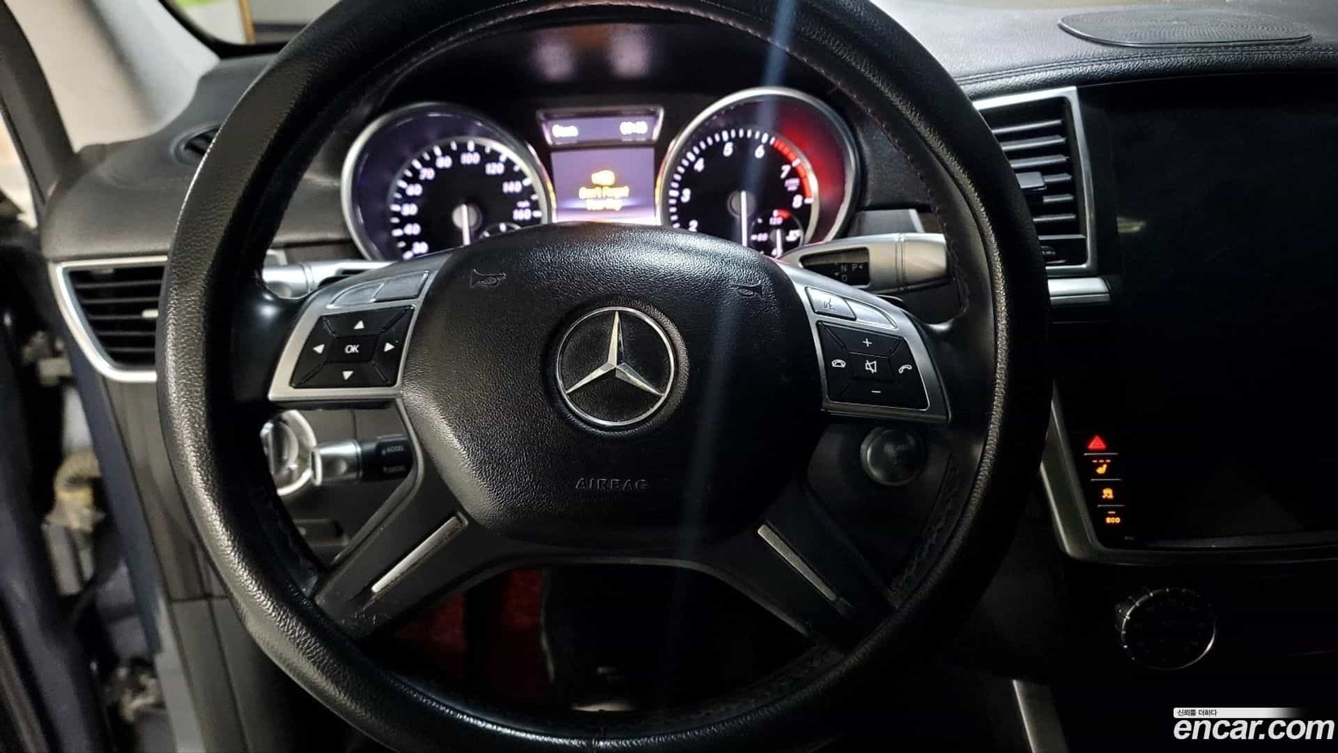 GL-Class Mercedes-Benz 2013.11-INNER-008