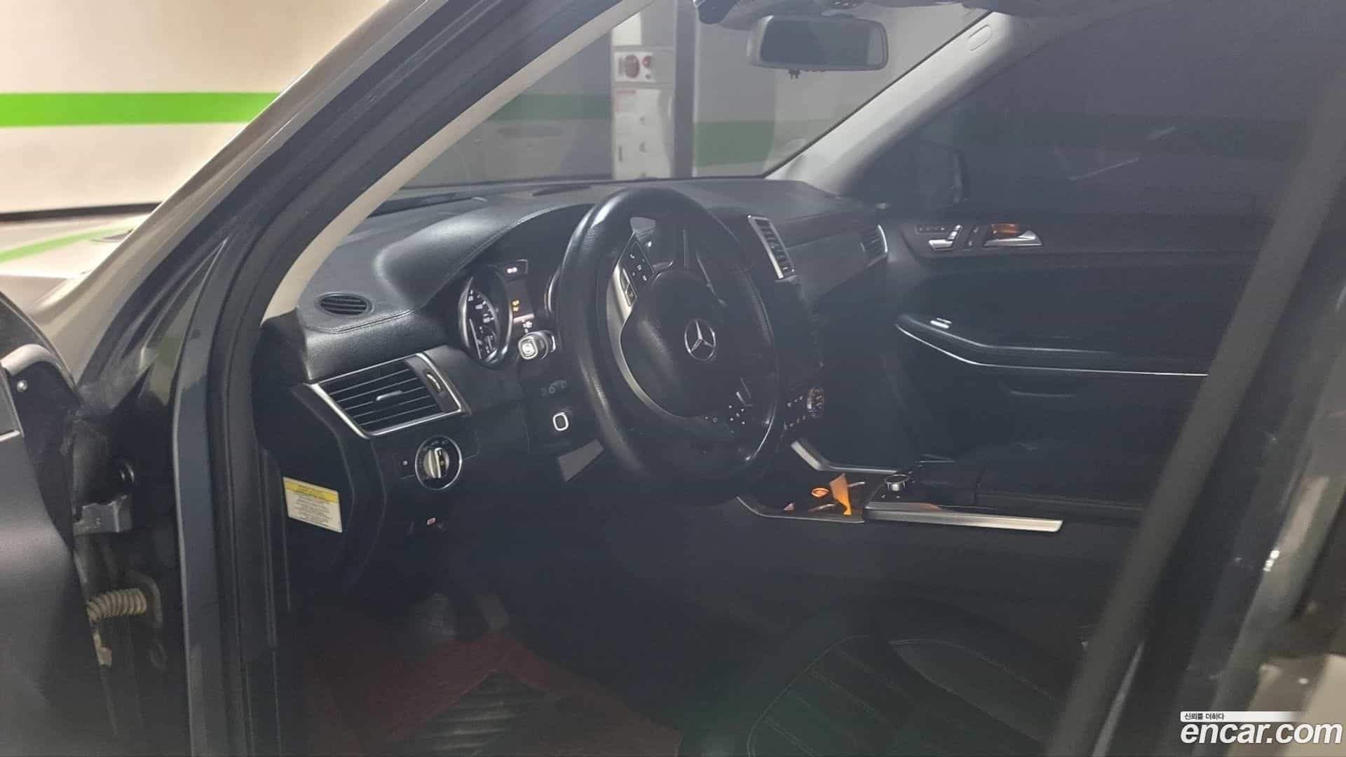 GL-Class Mercedes-Benz 2013.11-OPTION-015