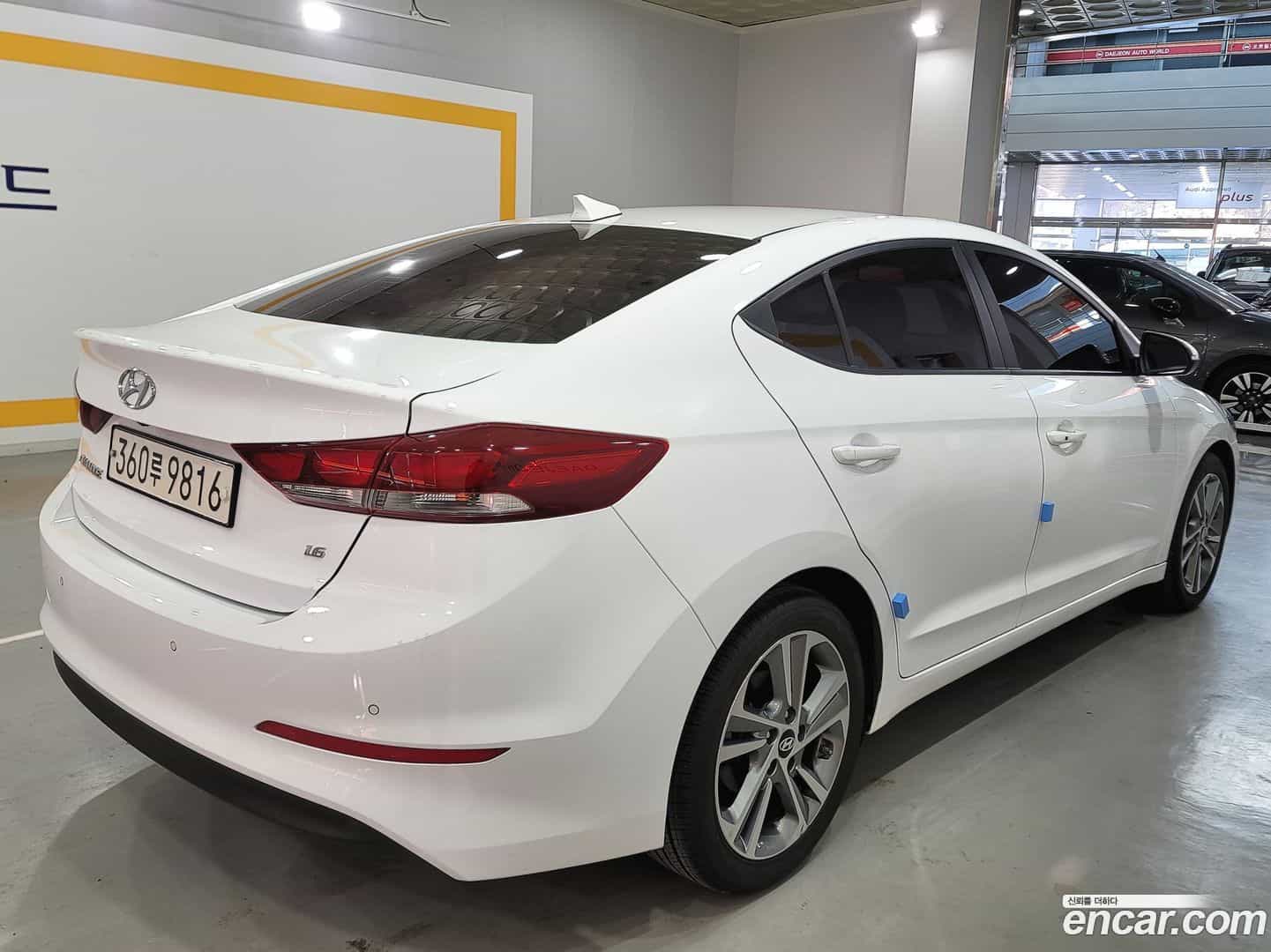AVANTE Hyundai 2018.7-OUTER-004