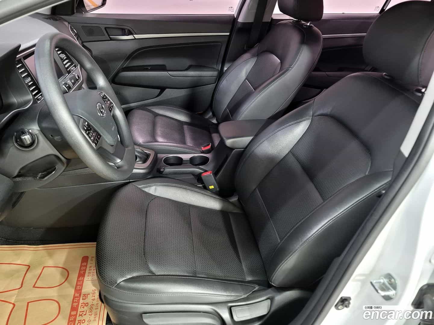 AVANTE Hyundai 2018.7-OPTION-022